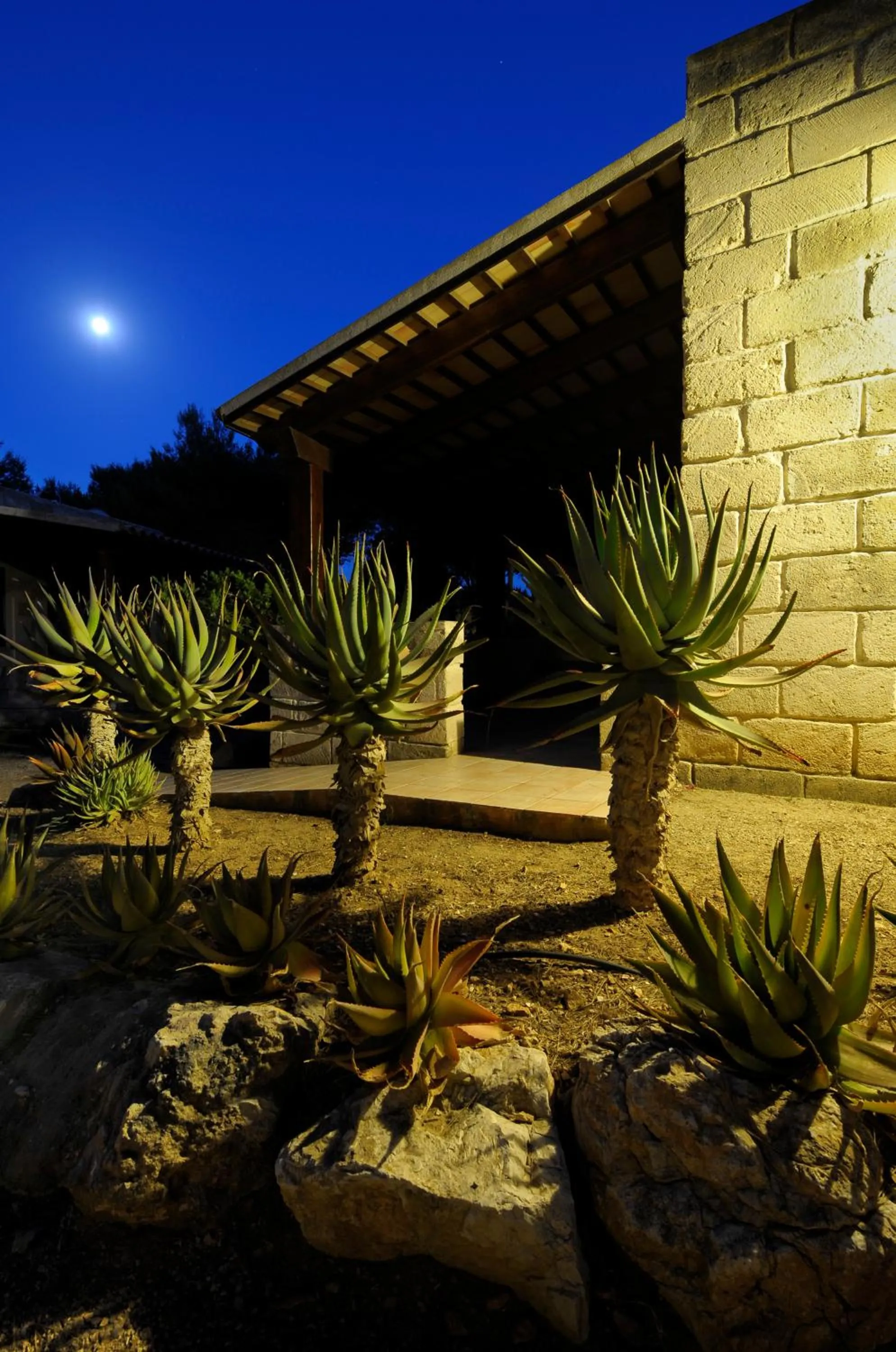 Facade/entrance in Miramare Residence