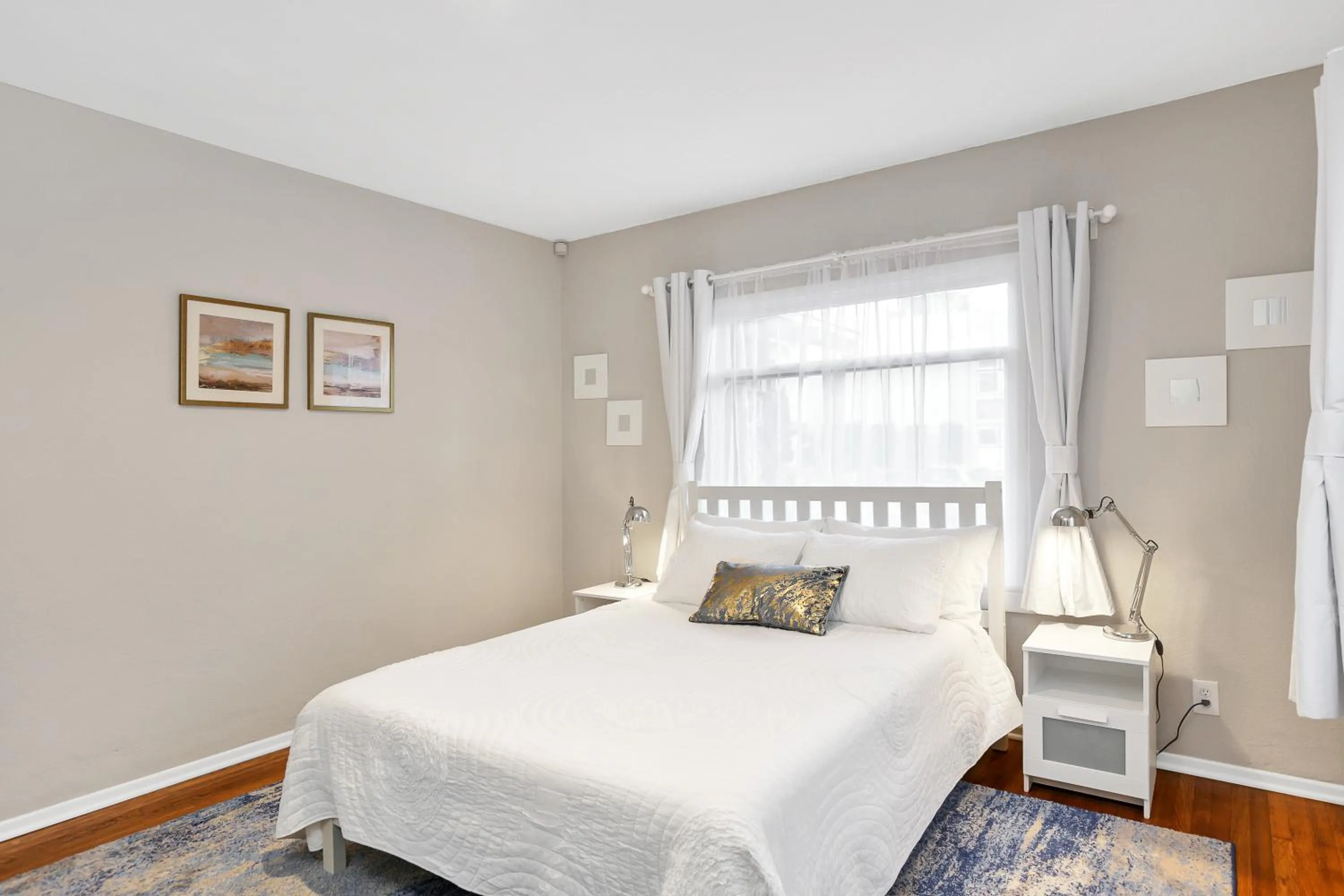 Bedroom, Bed in Long Beach House