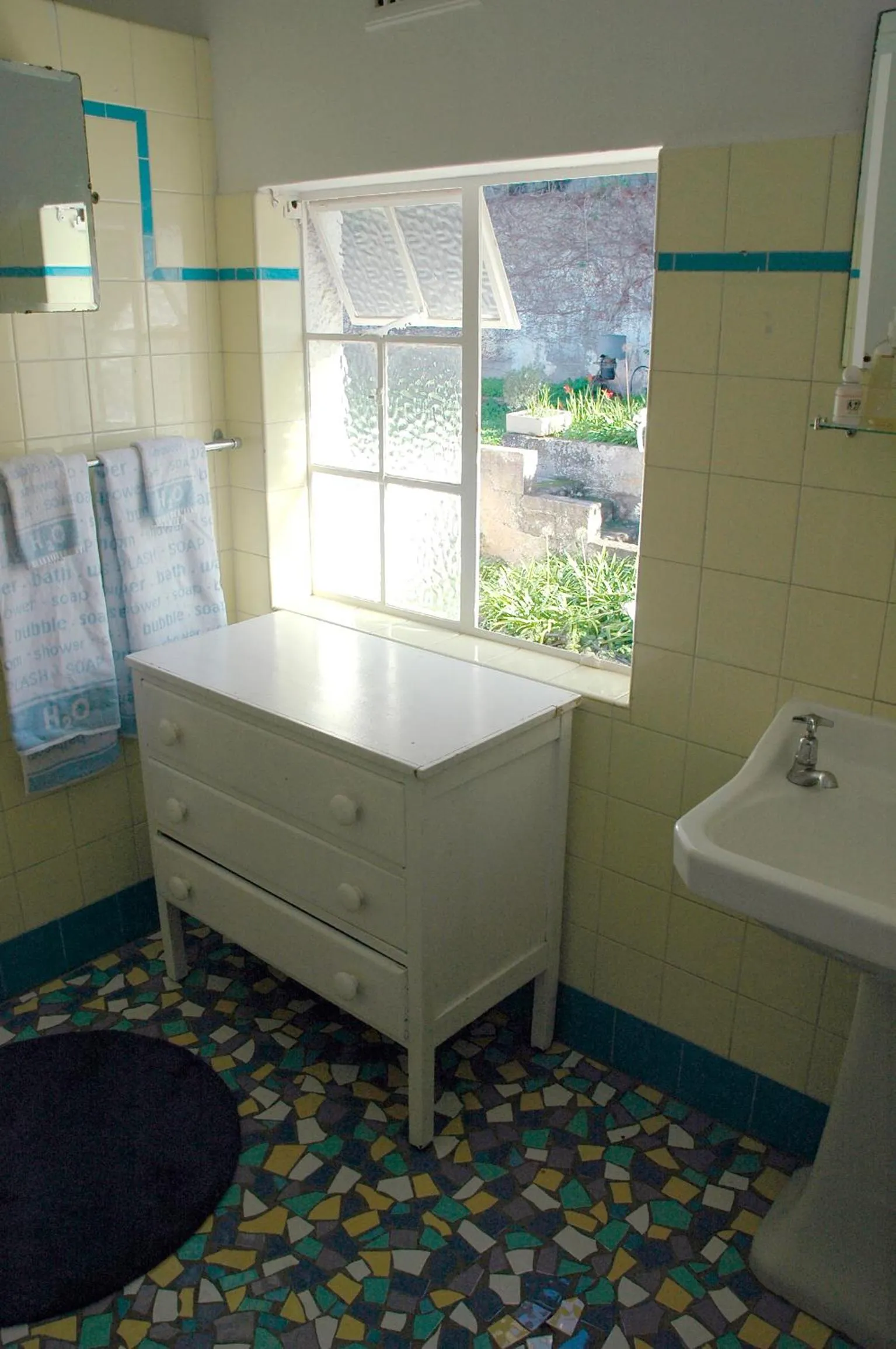Bathroom in Blue On Blue Bed and Breakfast