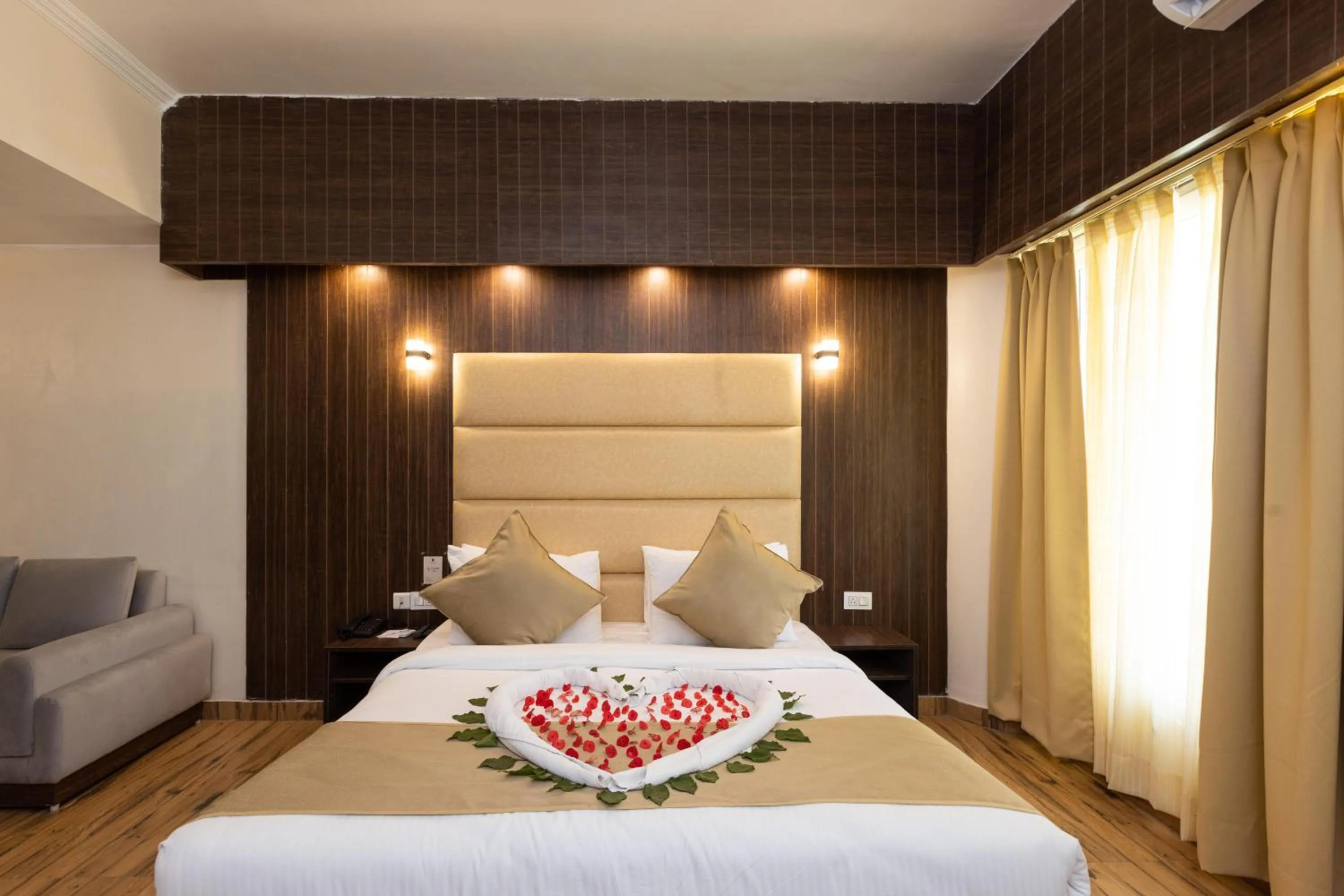 Bedroom, Bed in Pride Premier Solitaire