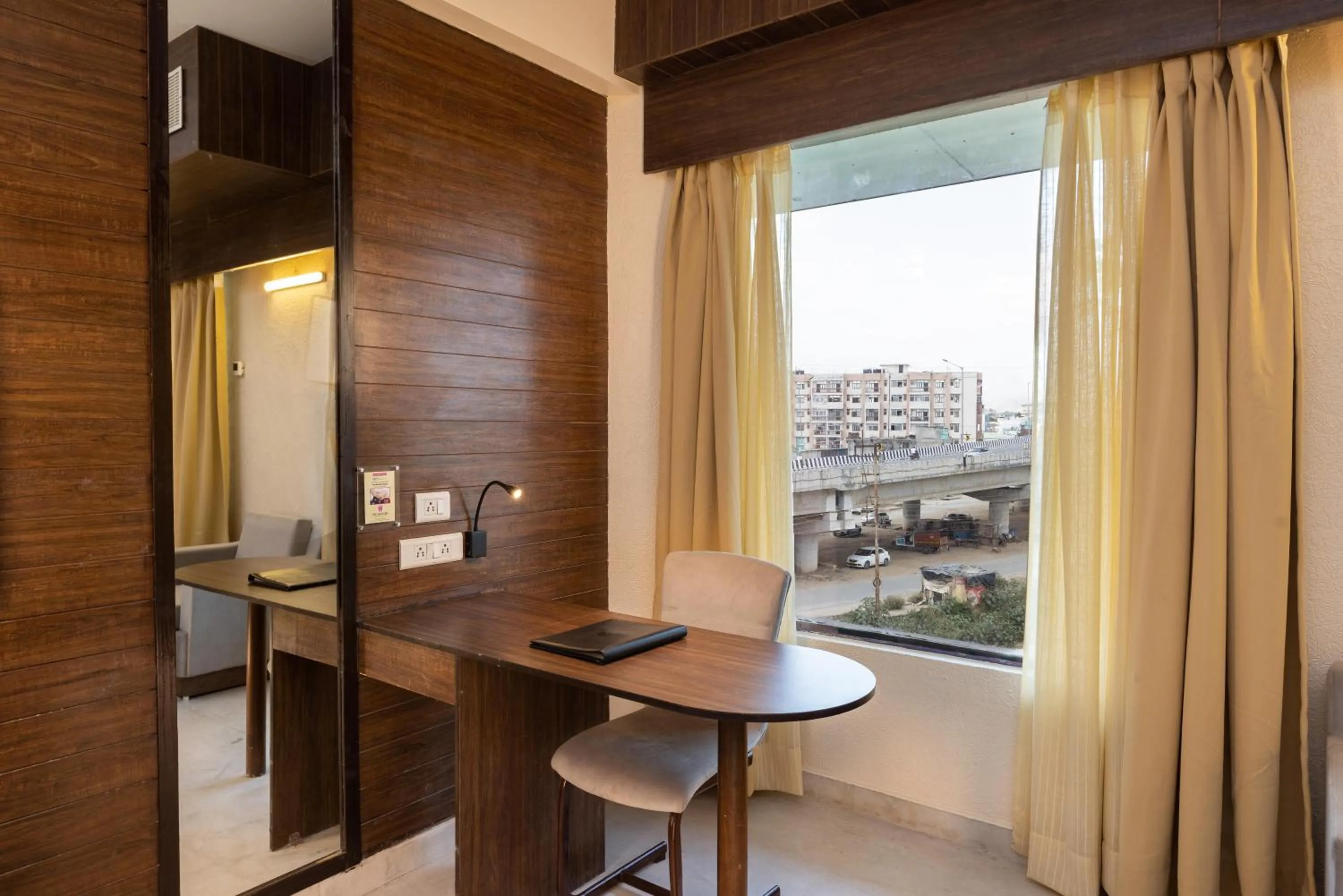 Seating area in Pride Premier Solitaire