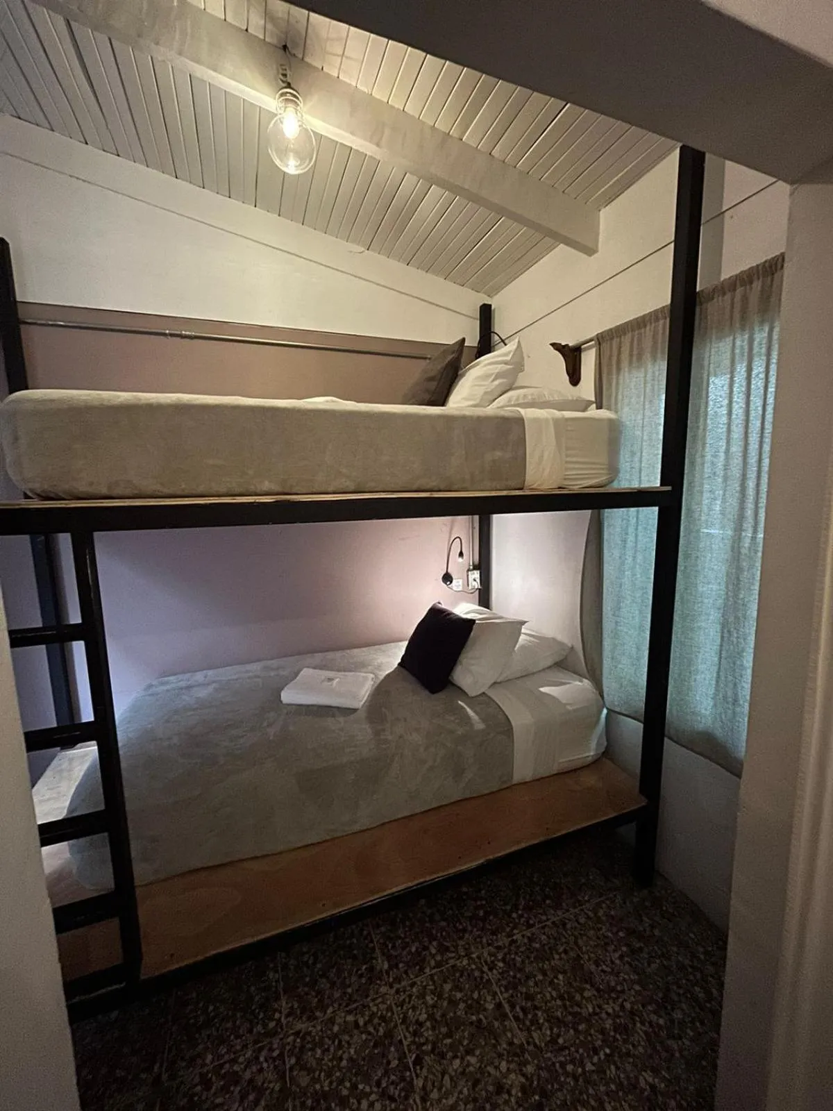 Bedroom, Bed in OutBox Inn