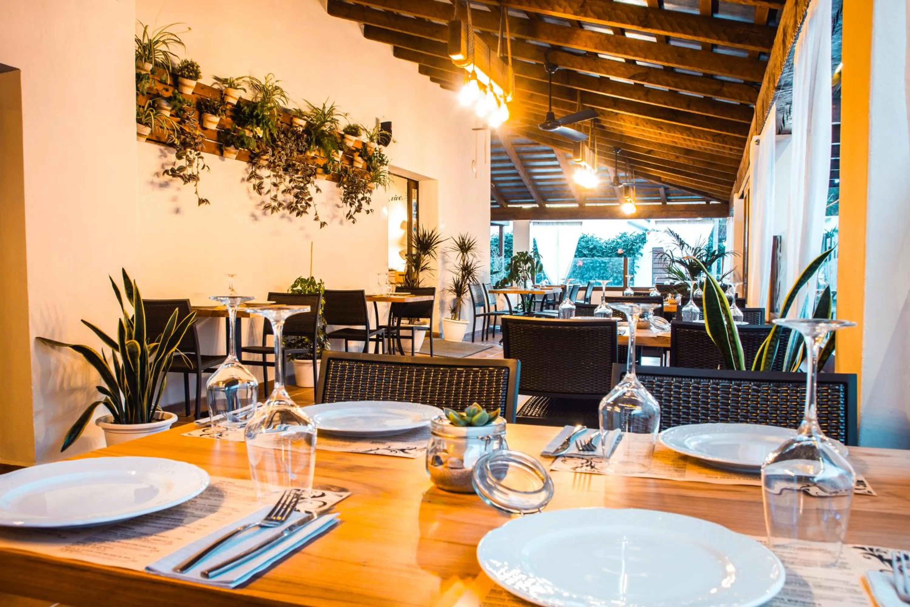 Restaurant/places to eat in AROHAZ Hotel & Restaurante