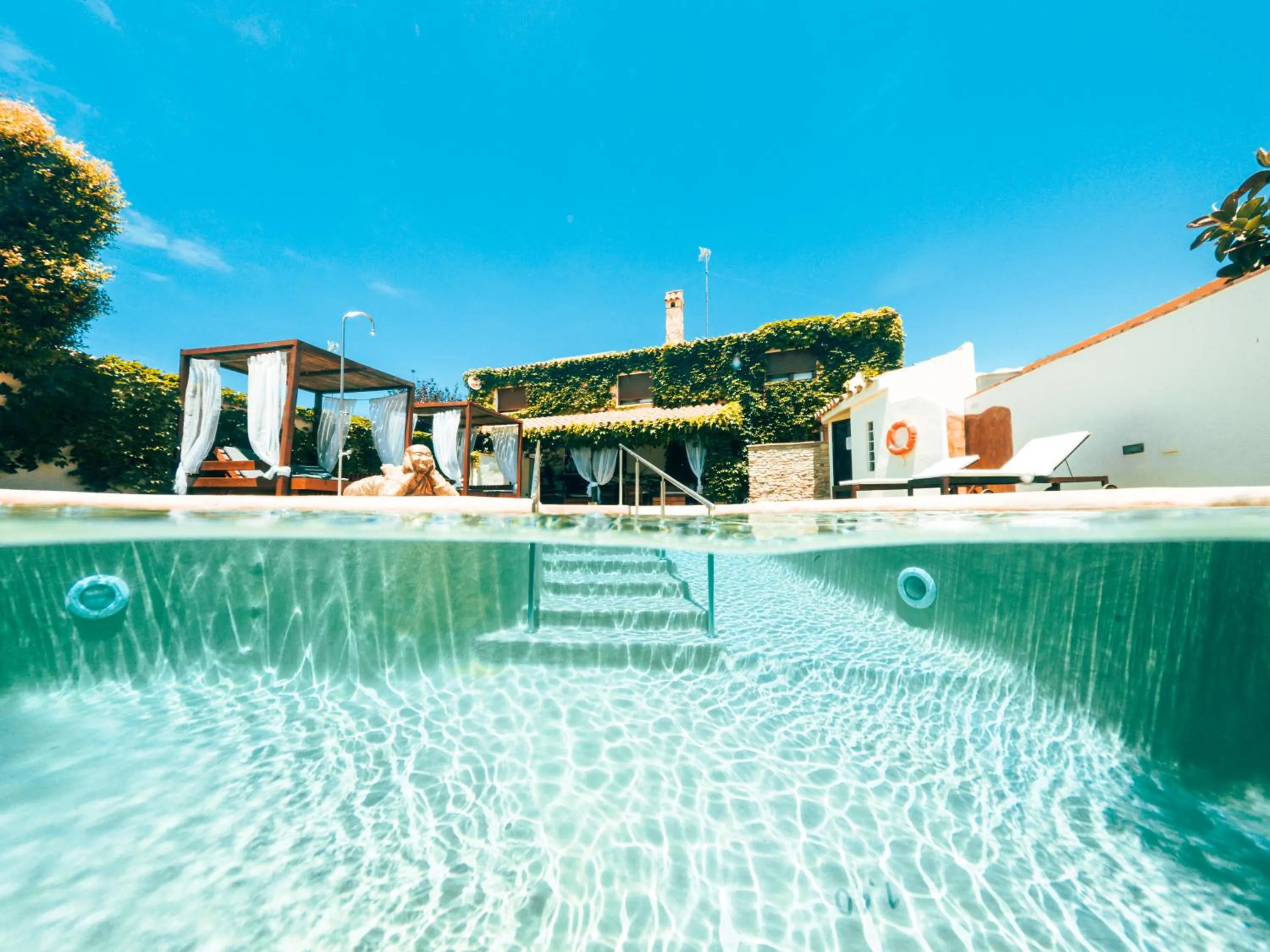 Swimming pool in AROHAZ Hotel & Restaurante