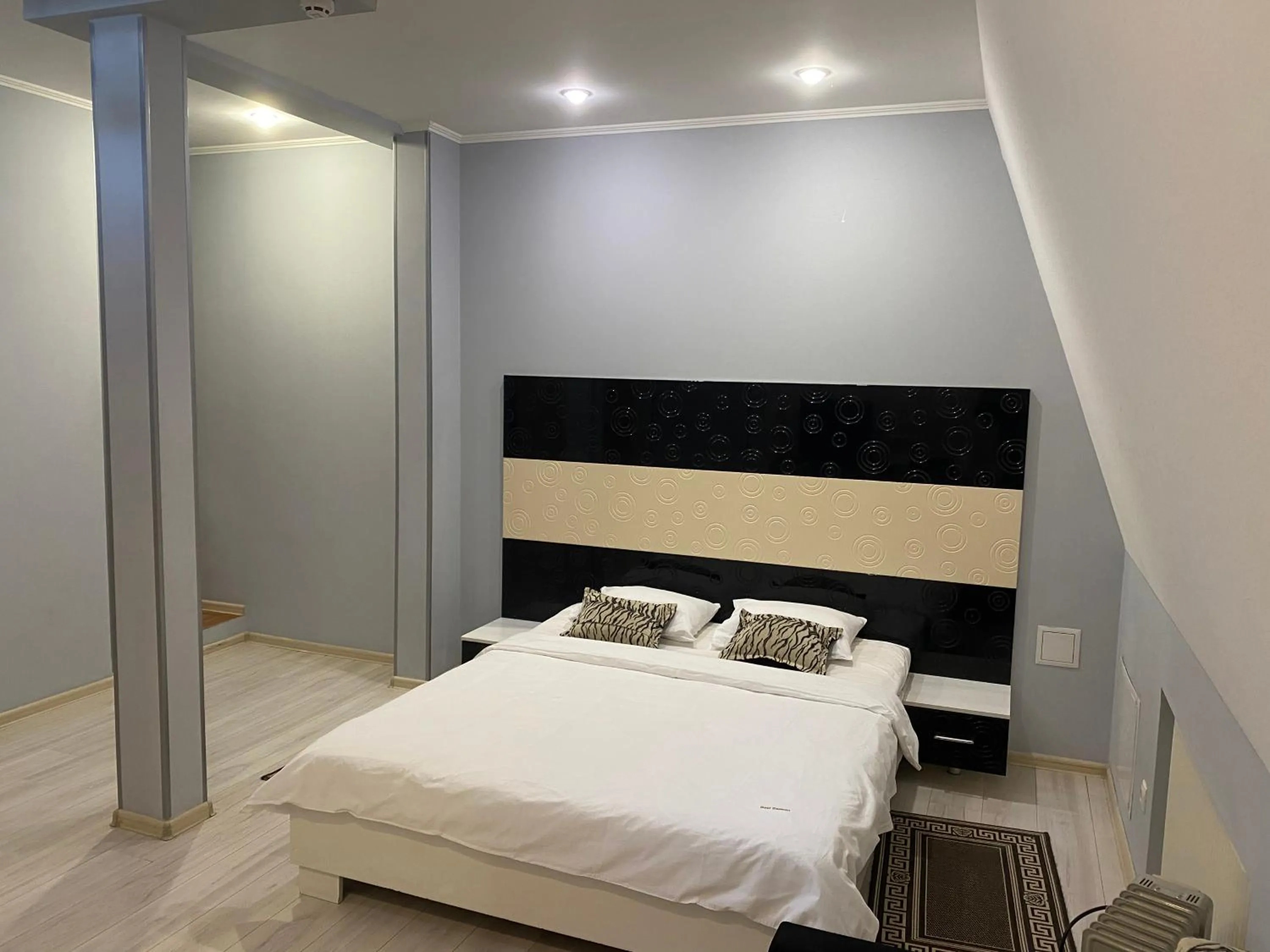 Bed in Best Season Apart Hotel