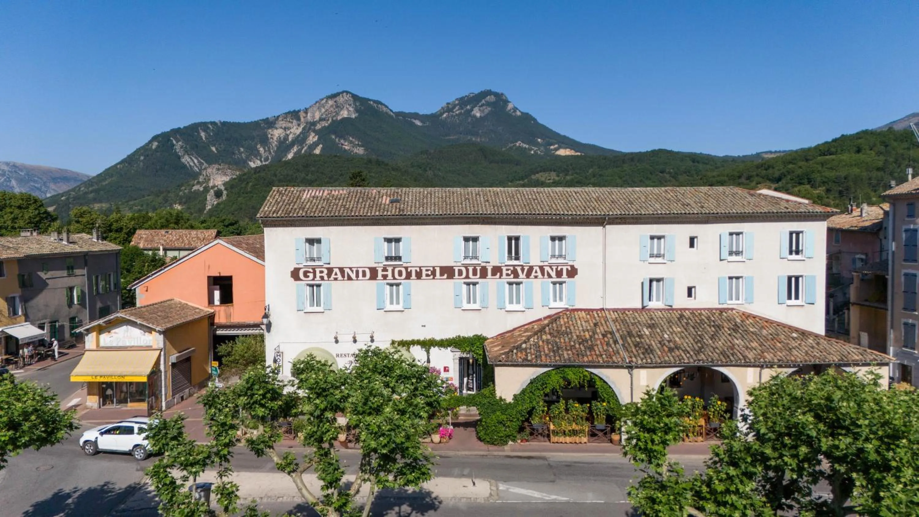 Property building in Hotel du Levant