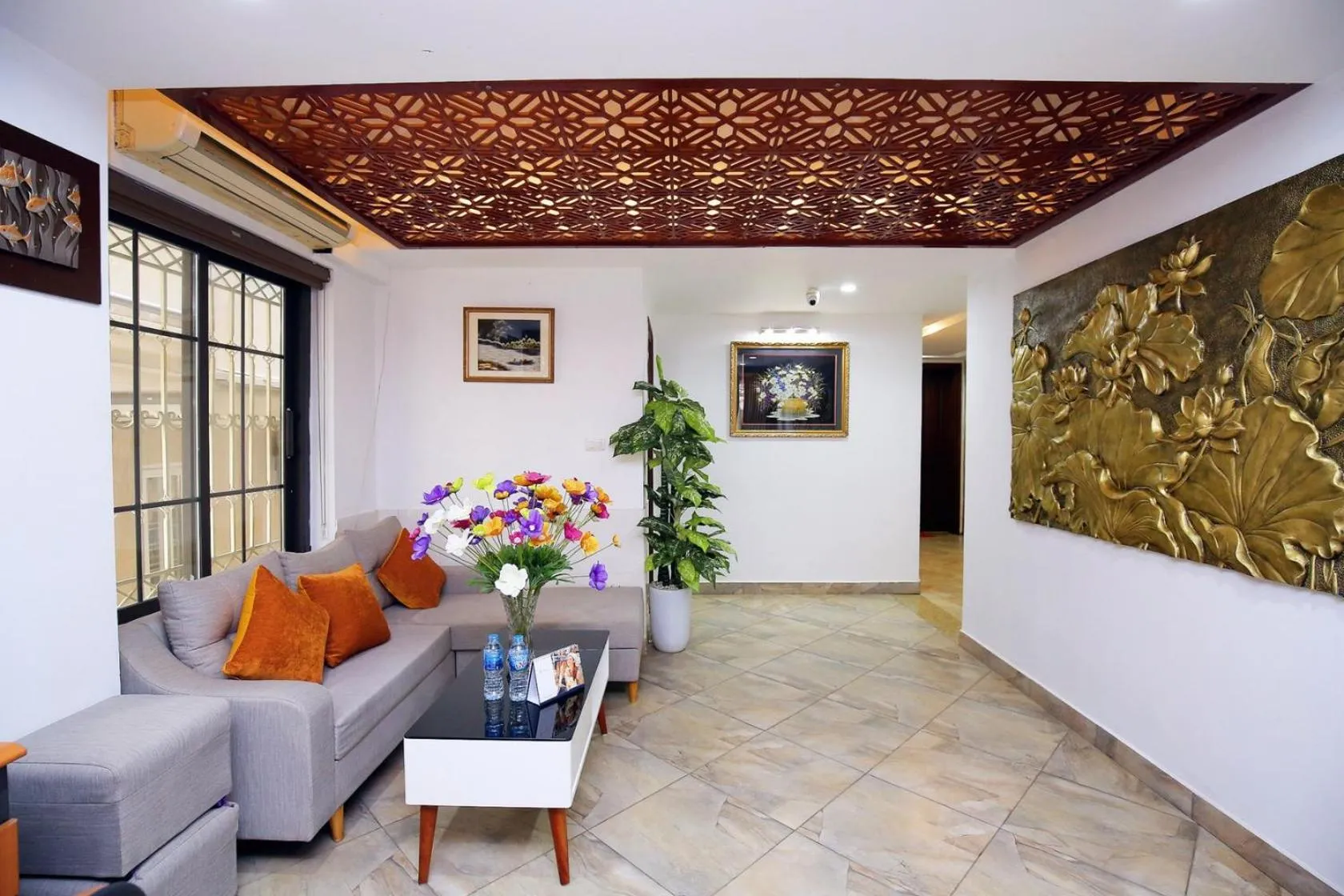 Lobby or reception in Sumitomo2 - Apartments for Japanese