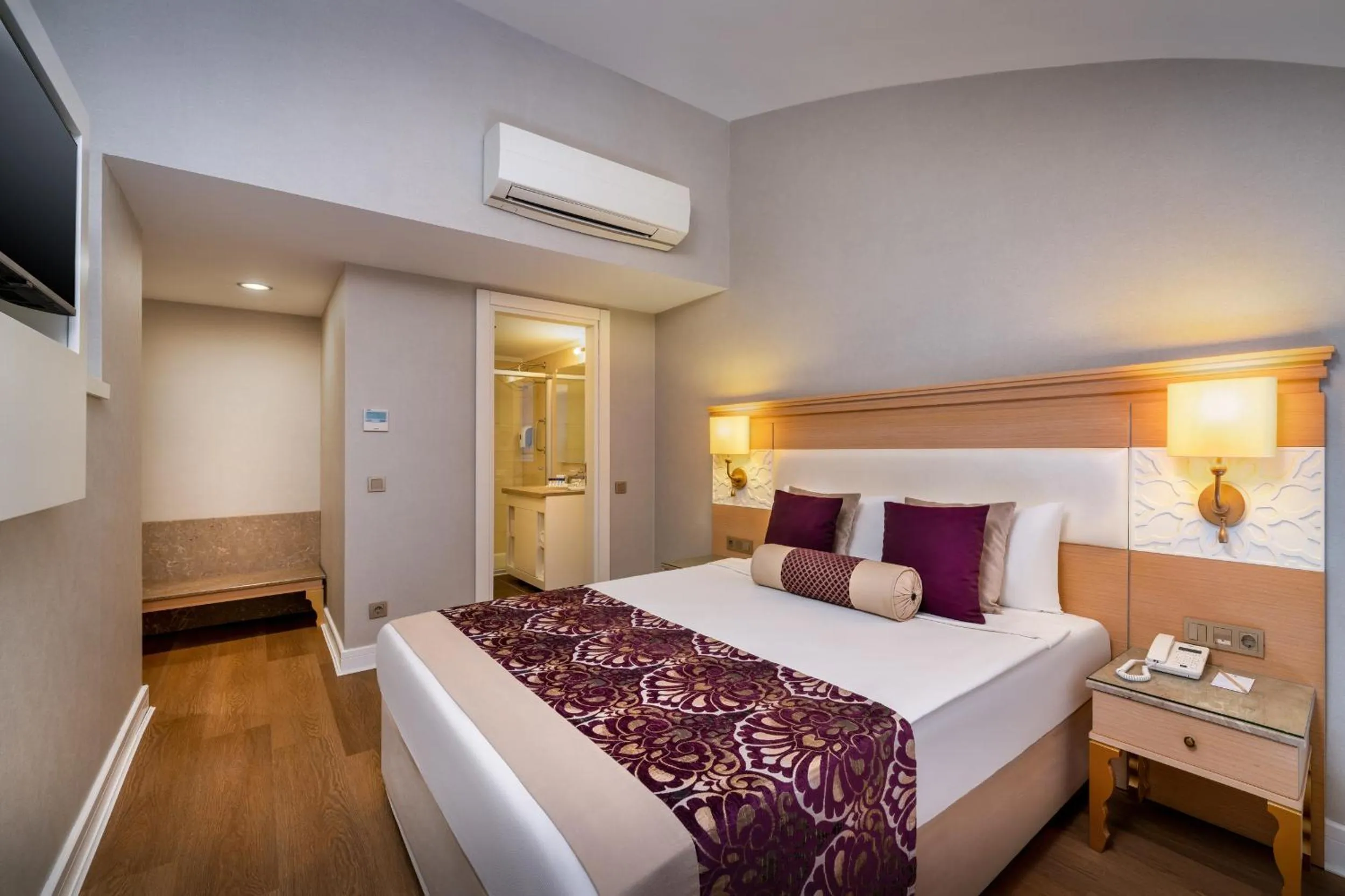 Bed in Villa Side Residence