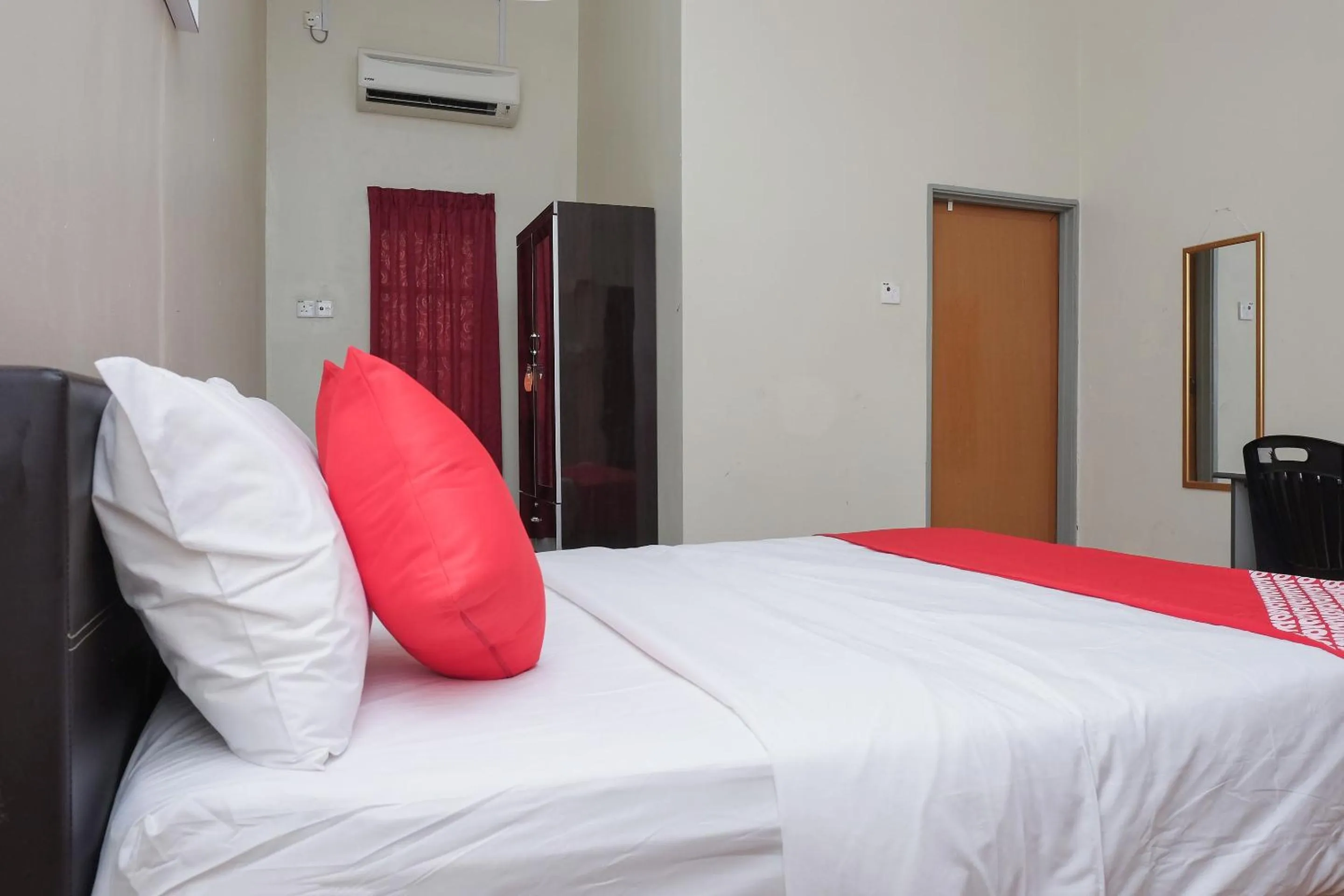 Bedroom, Bed in Hotel O Kay Inn Kerteh