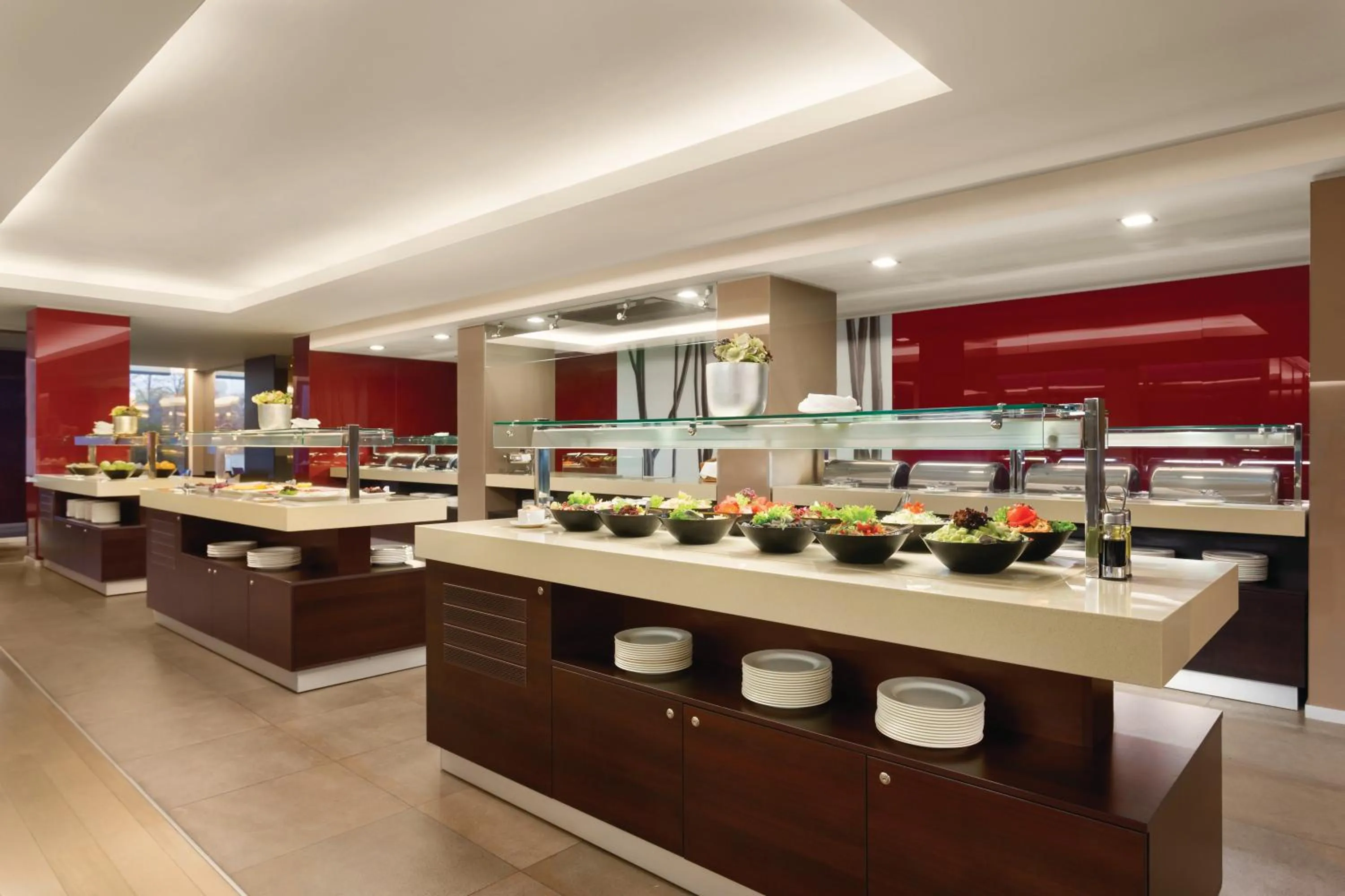 Restaurant/places to eat in Ramada Plaza by Wyndham Bucharest Convention Center