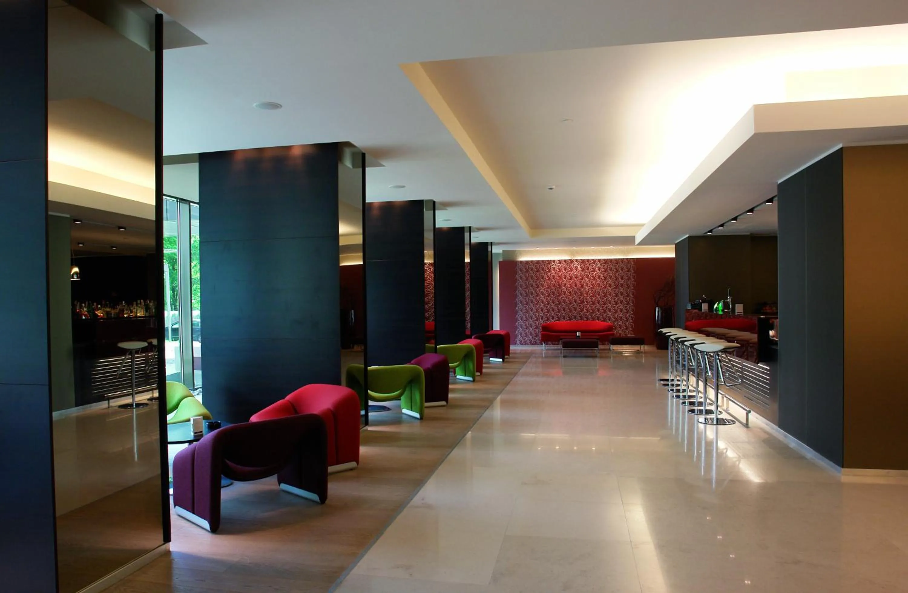 Lounge or bar in Ramada Plaza by Wyndham Bucharest Convention Center