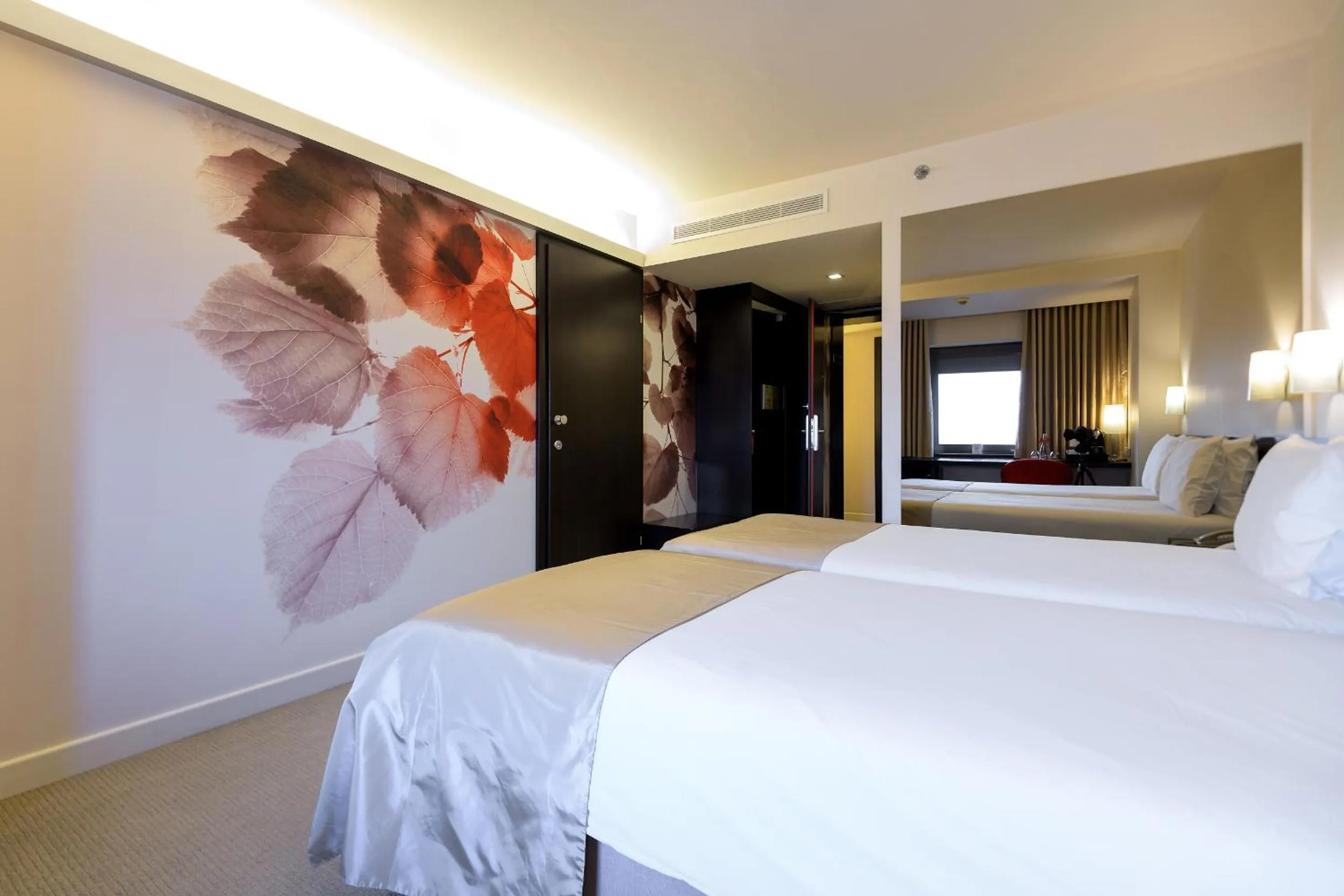 Bed in Ramada Plaza by Wyndham Bucharest Convention Center