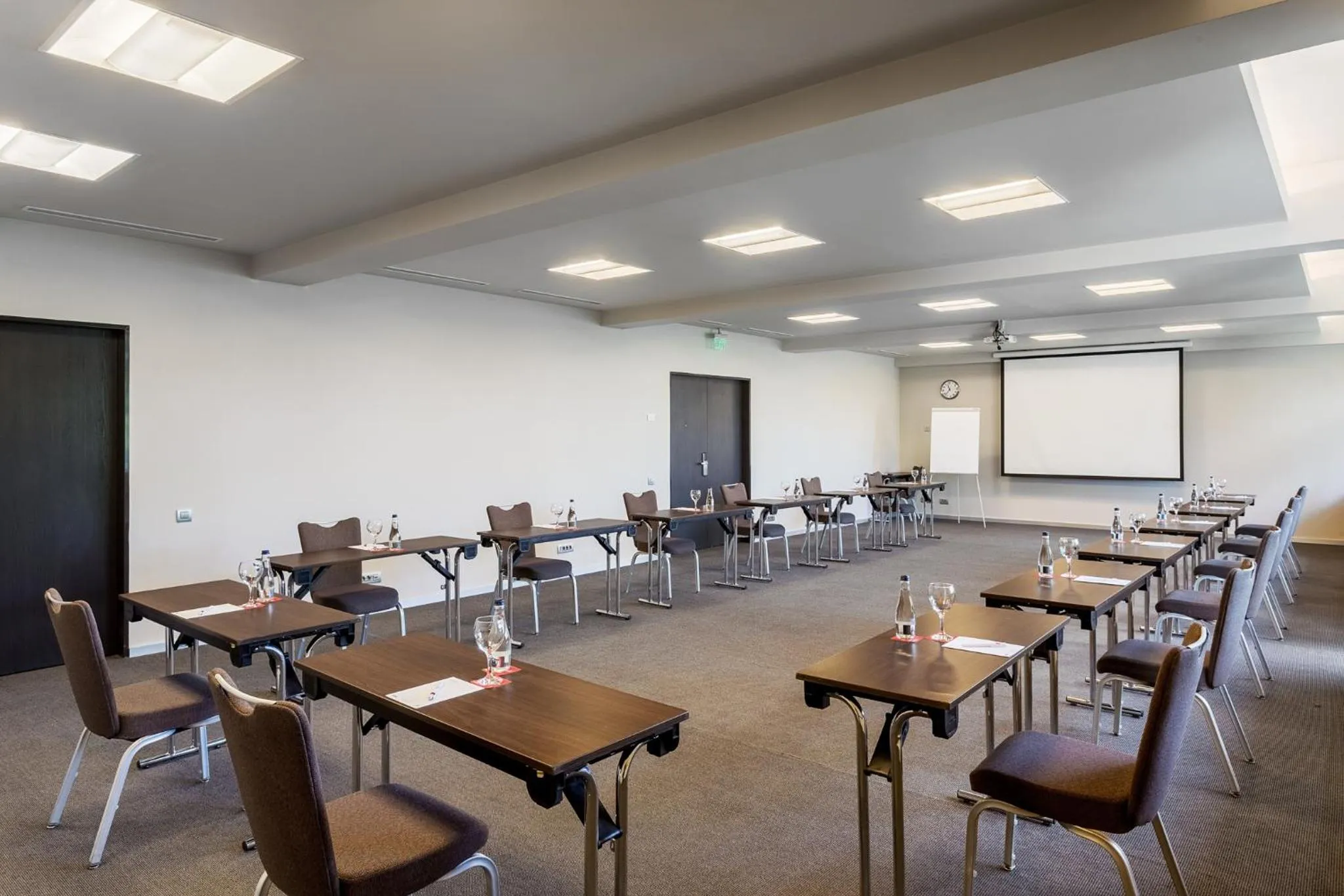 Meeting/conference room in Ramada Plaza by Wyndham Bucharest Convention Center