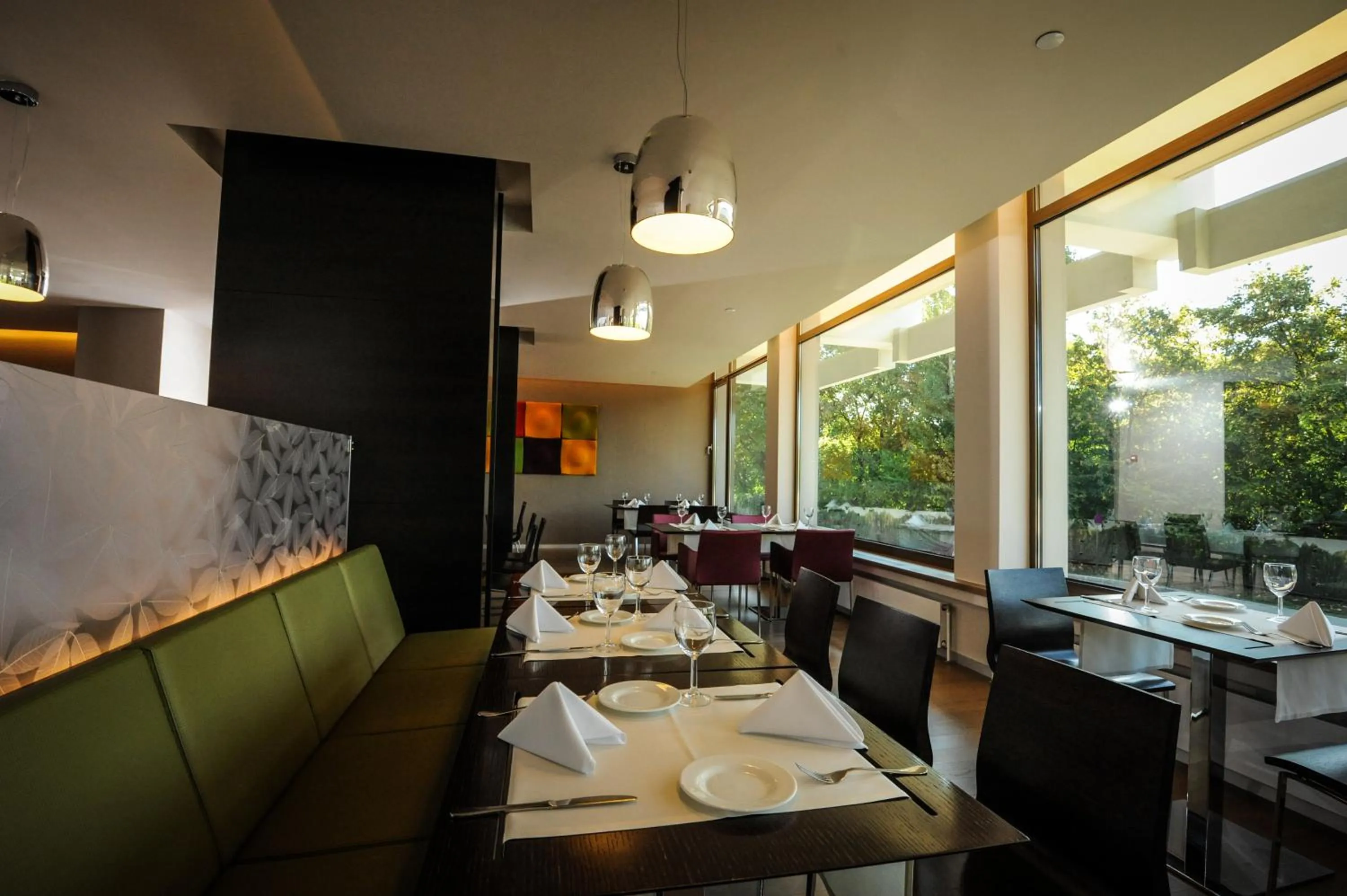 Restaurant/places to eat in Ramada Plaza by Wyndham Bucharest Convention Center