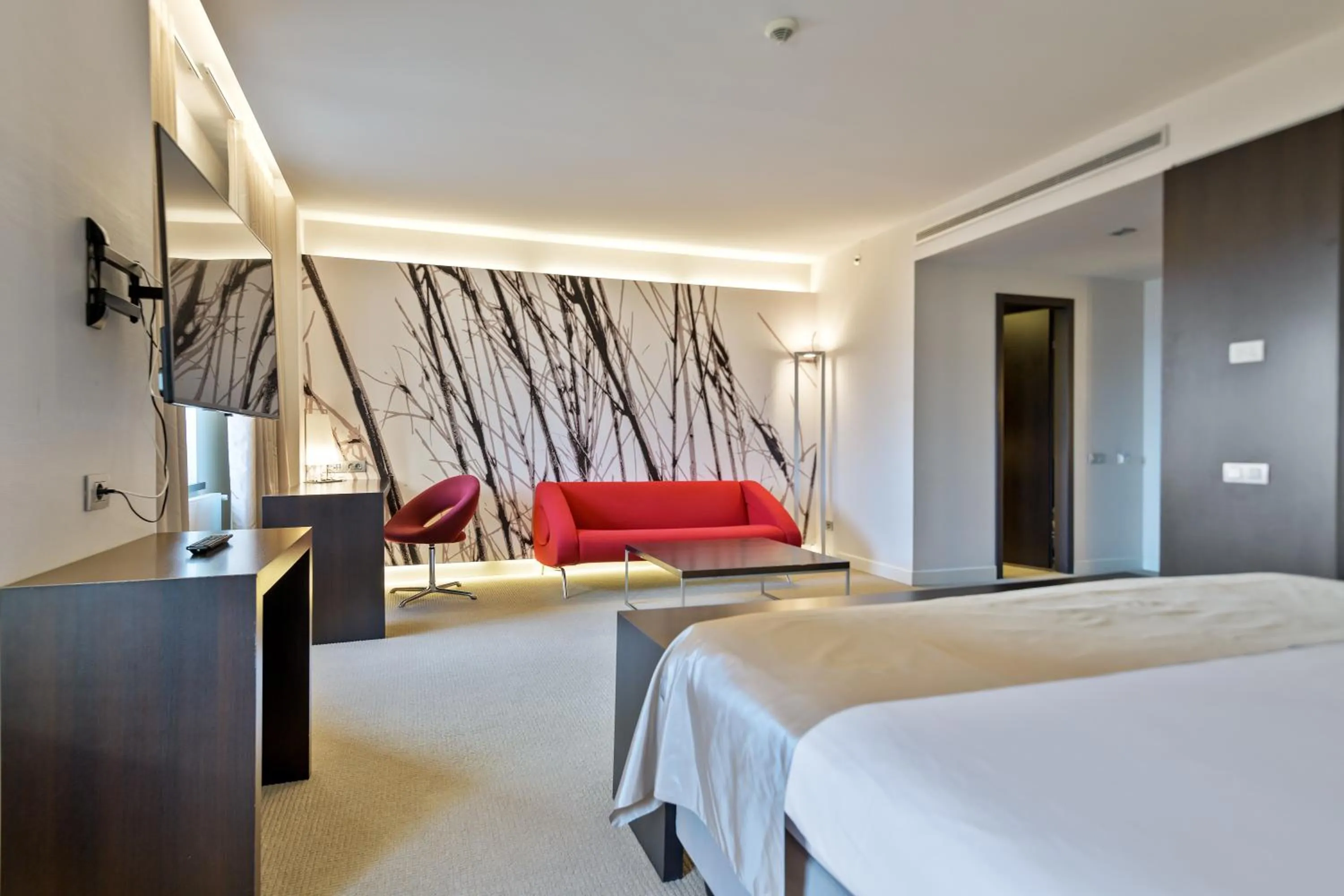 TV and multimedia, Bed in Ramada Plaza by Wyndham Bucharest Convention Center