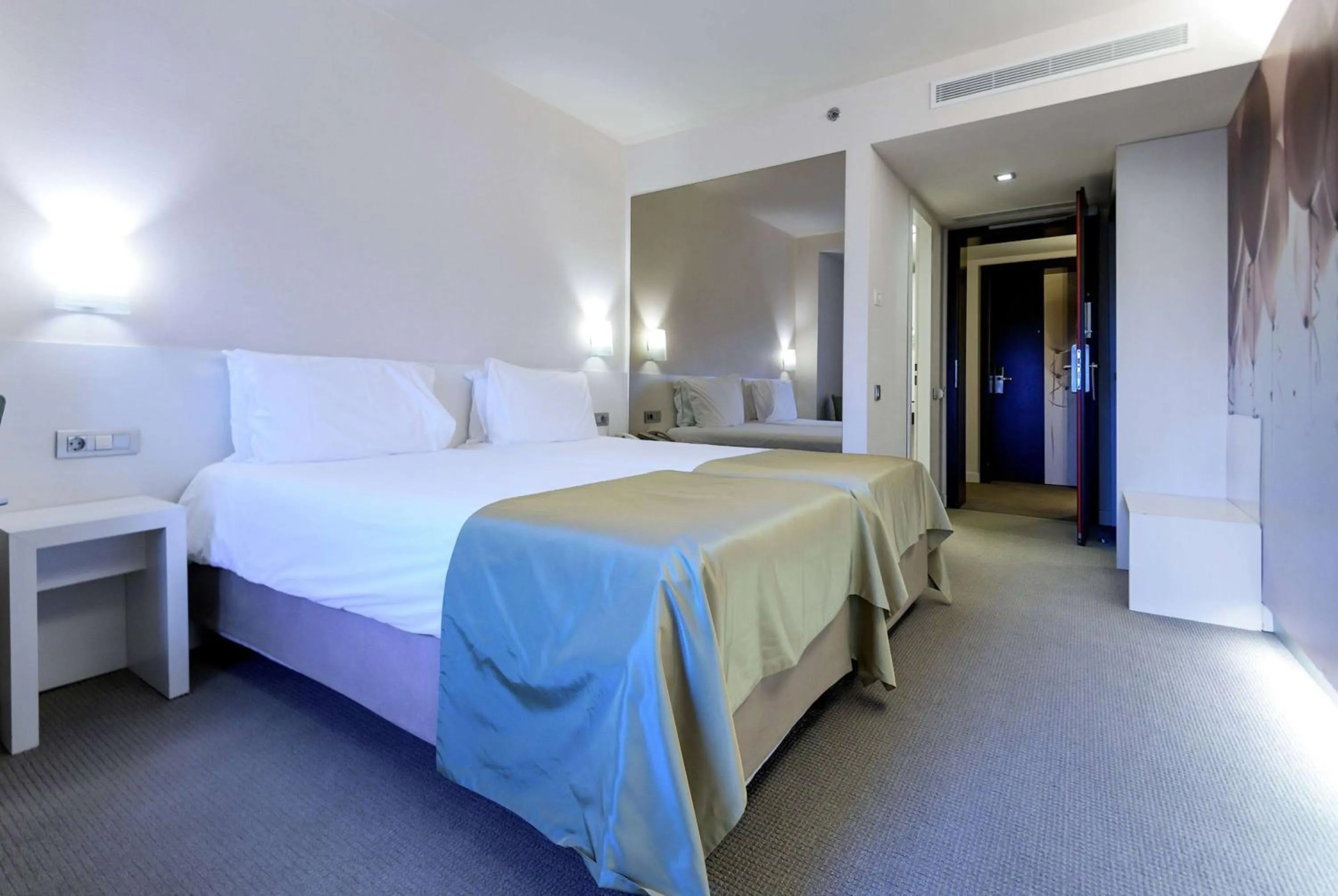 Photo of the whole room, Bed in Ramada Plaza by Wyndham Bucharest Convention Center