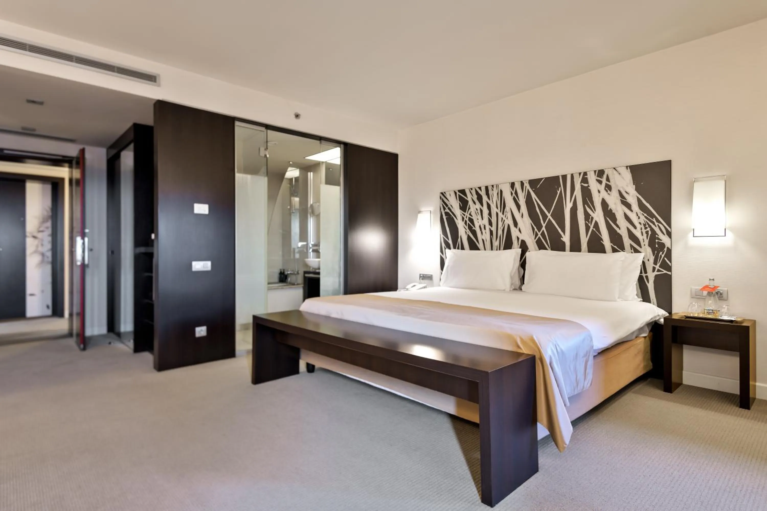 Photo of the whole room, Bed in Ramada Plaza by Wyndham Bucharest Convention Center