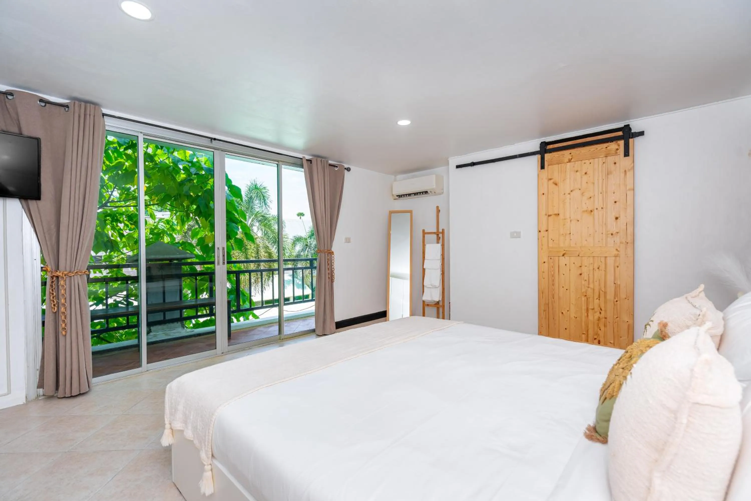 View (from property/room), Bed in Kata Station Boutique Hotel