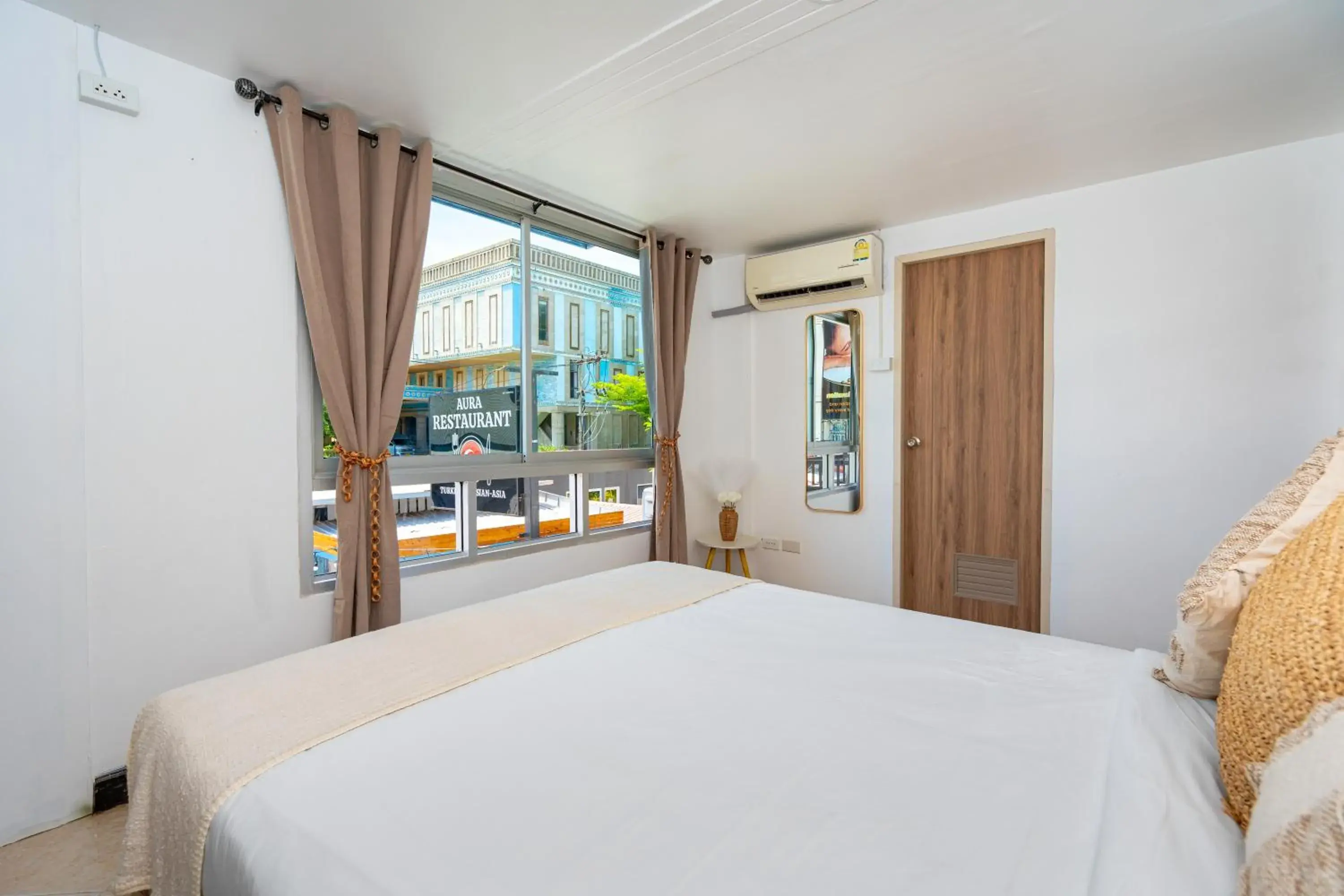 Standard Queen Room in Kata Station Boutique Hotel Standard Queen Room in Kata Station Boutique Hotel