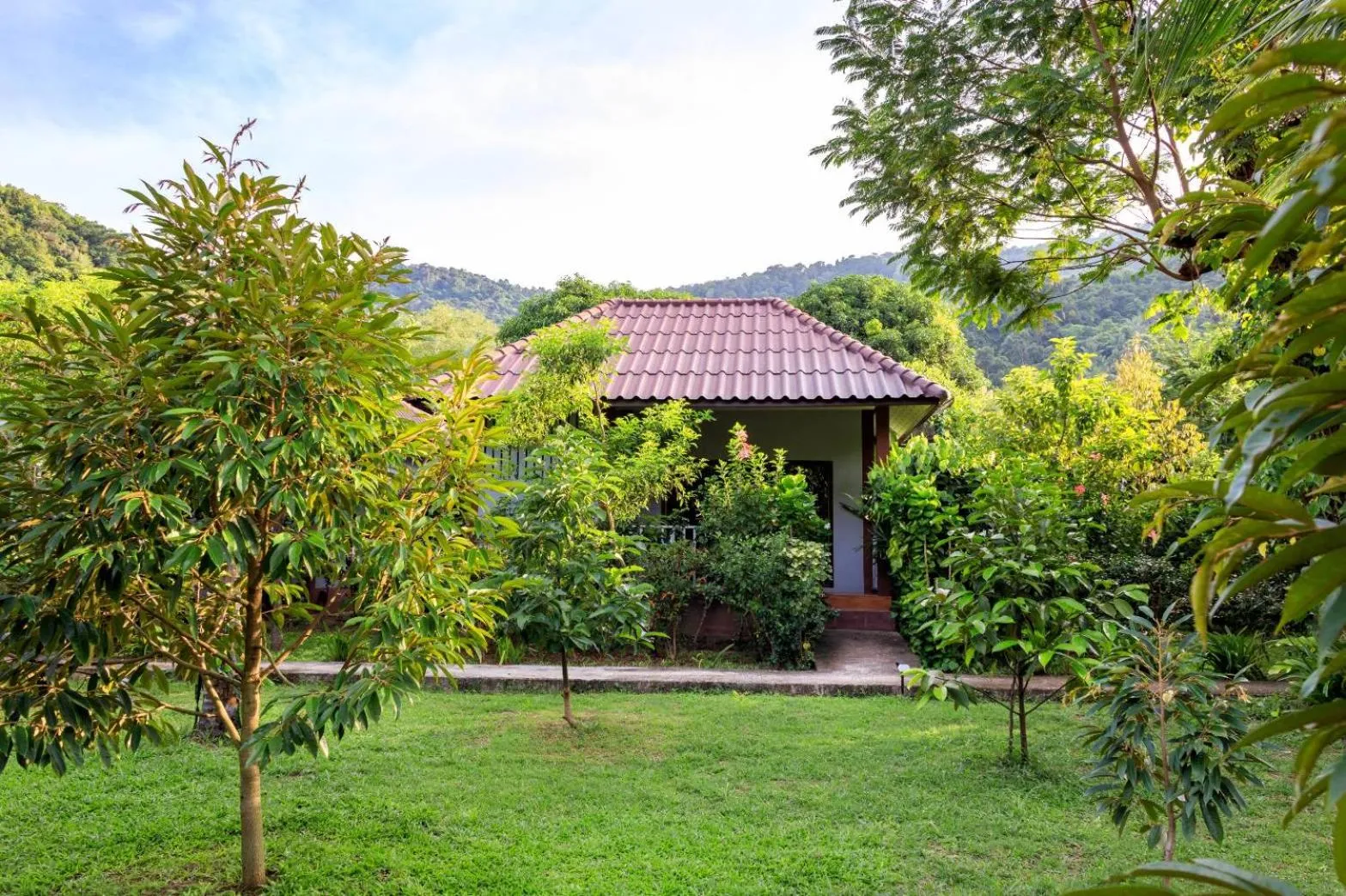 Property building in Bang Po Garden