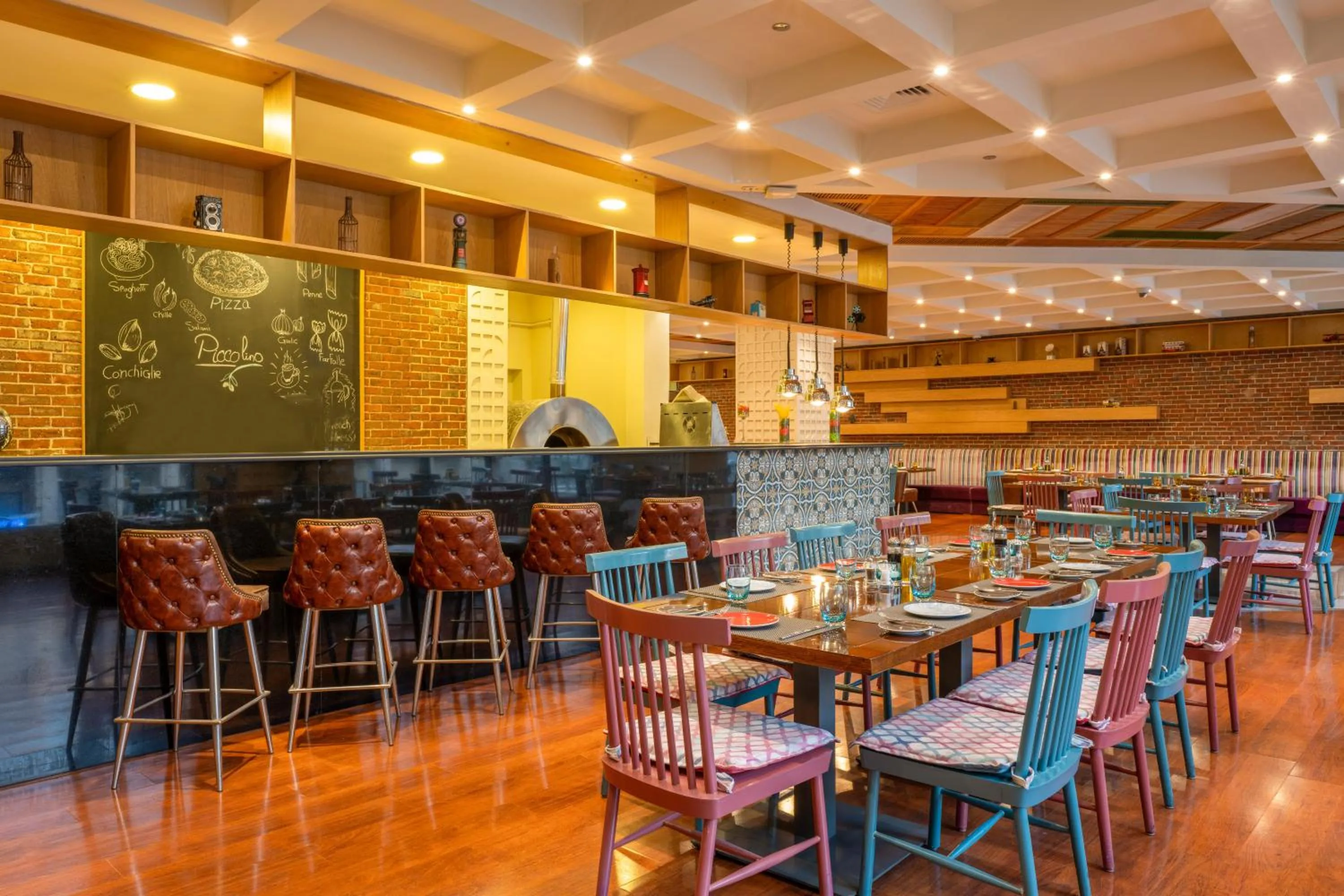 Restaurant/places to eat in Triumph Luxury Hotel