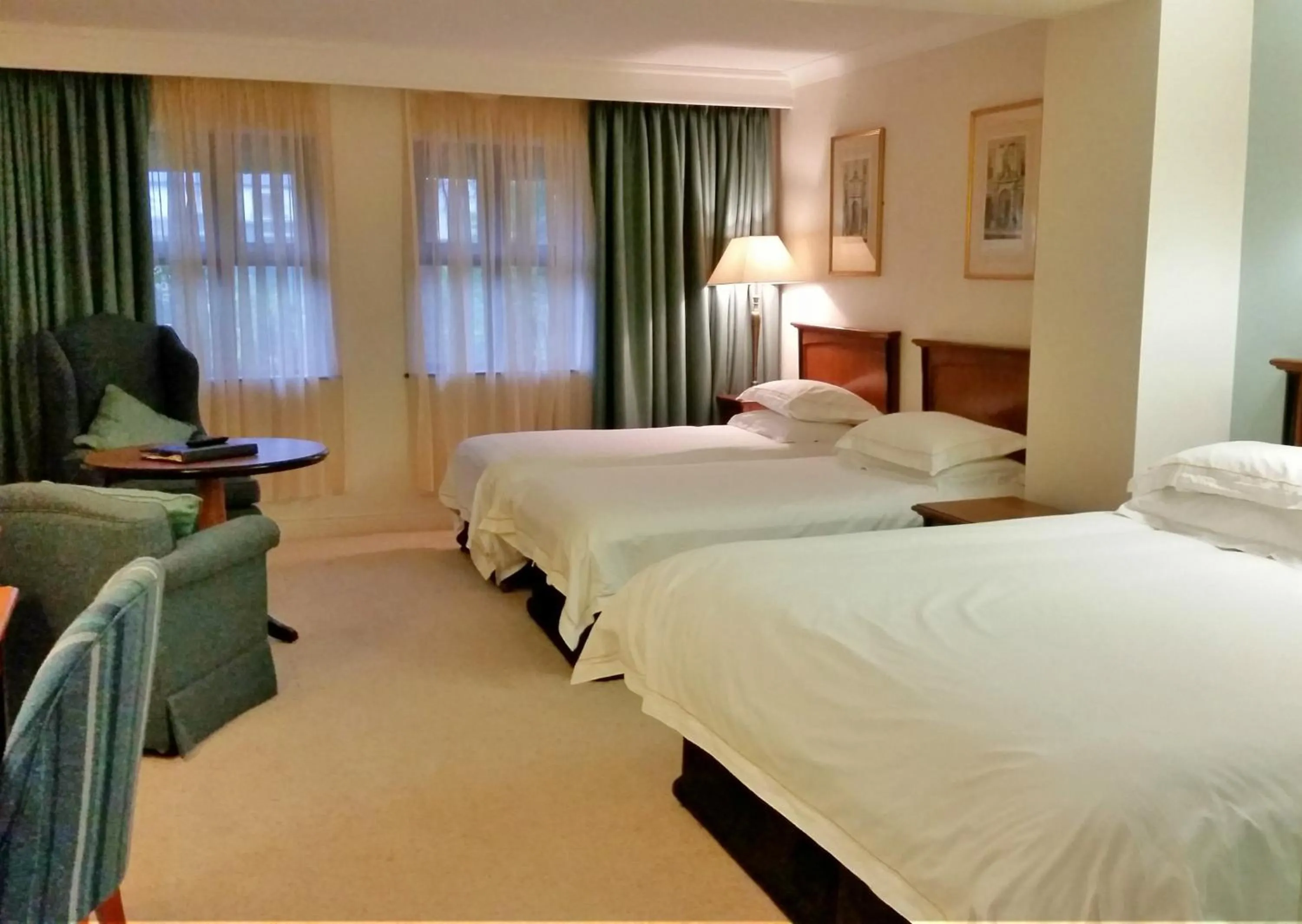 Bedroom, Bed in Lord Bagenal Inn