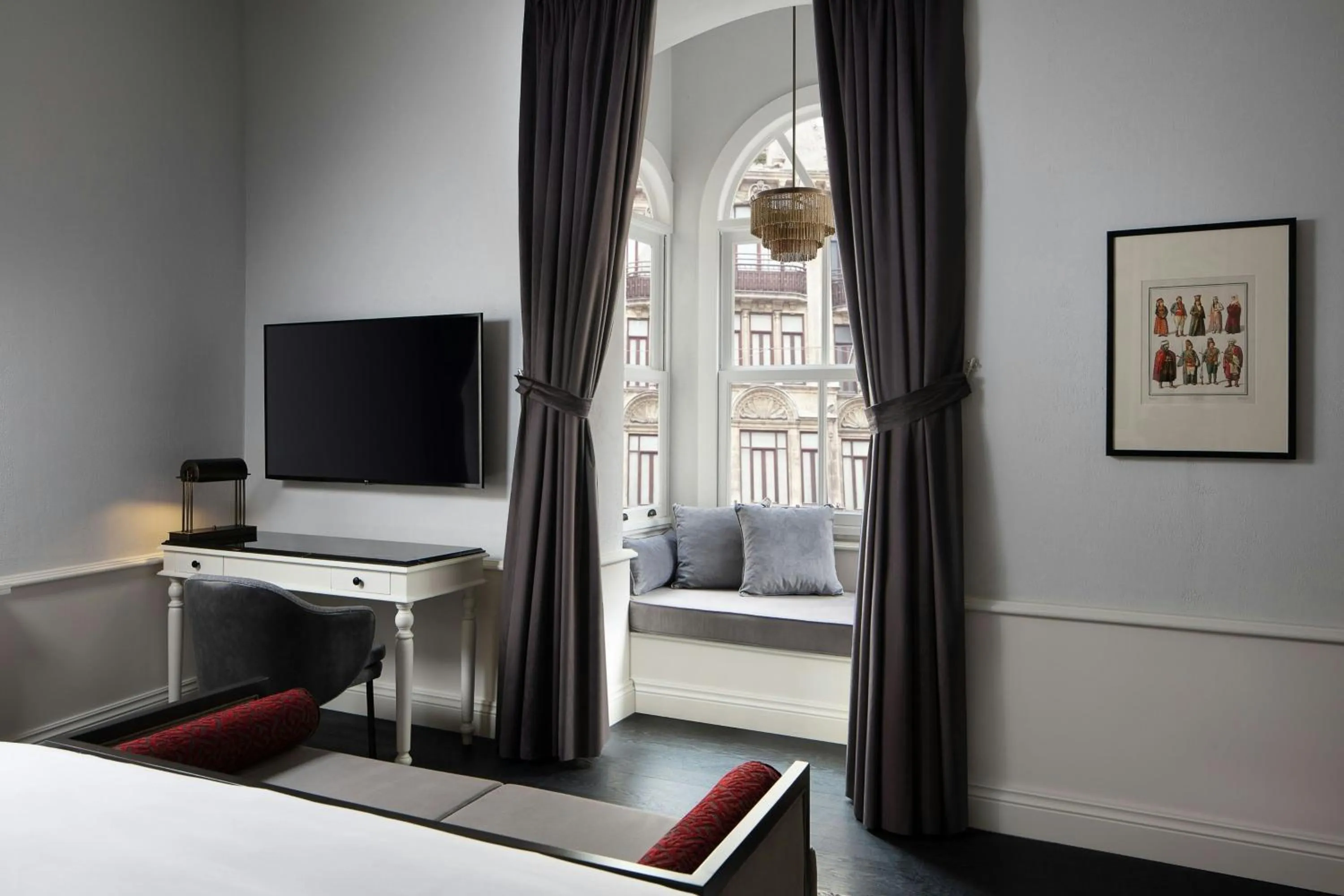 Bedroom, Bed in Adahan DeCamondo Pera, Autograph Collection