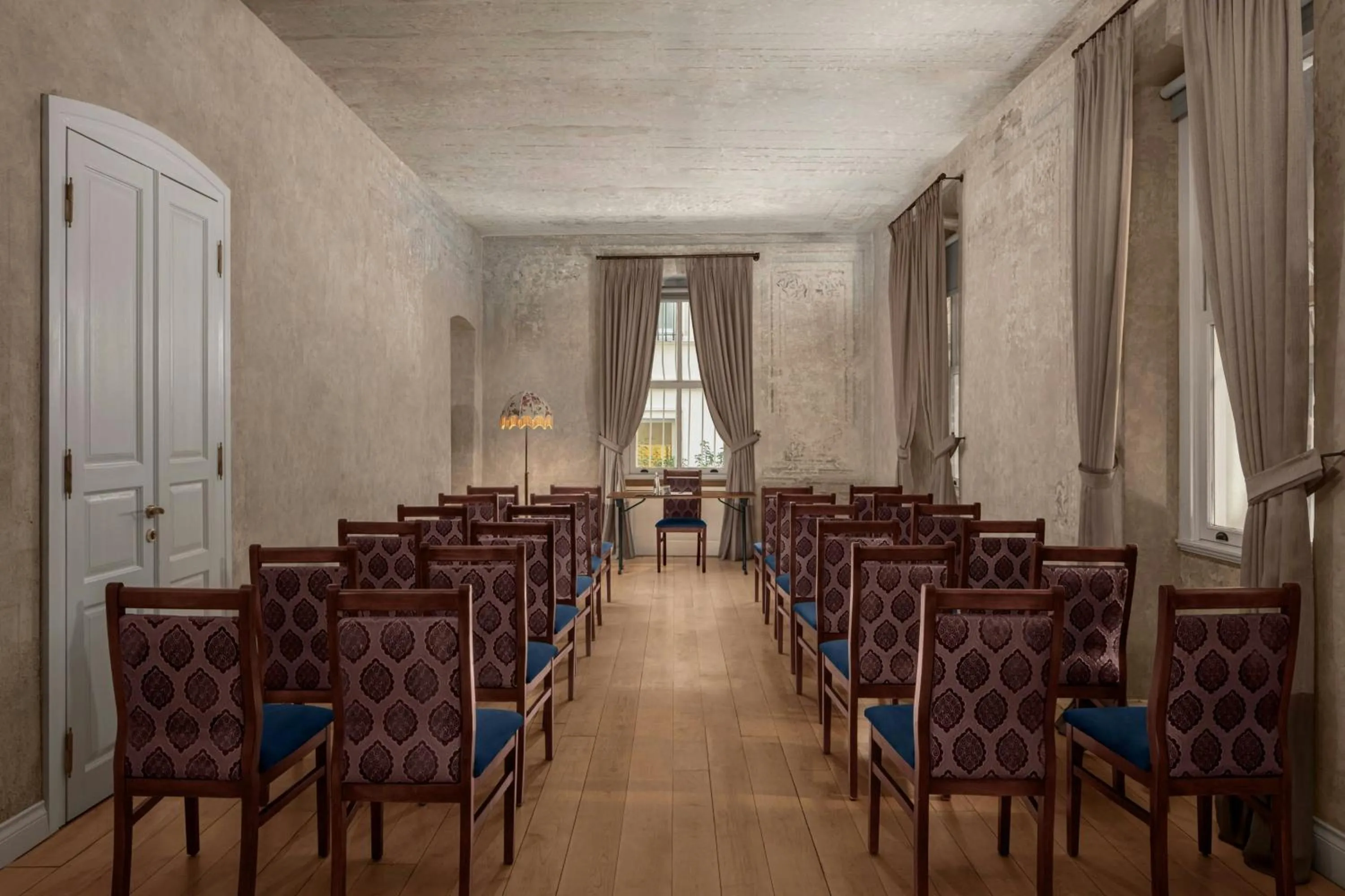 Meeting/conference room in Adahan DeCamondo Pera, Autograph Collection