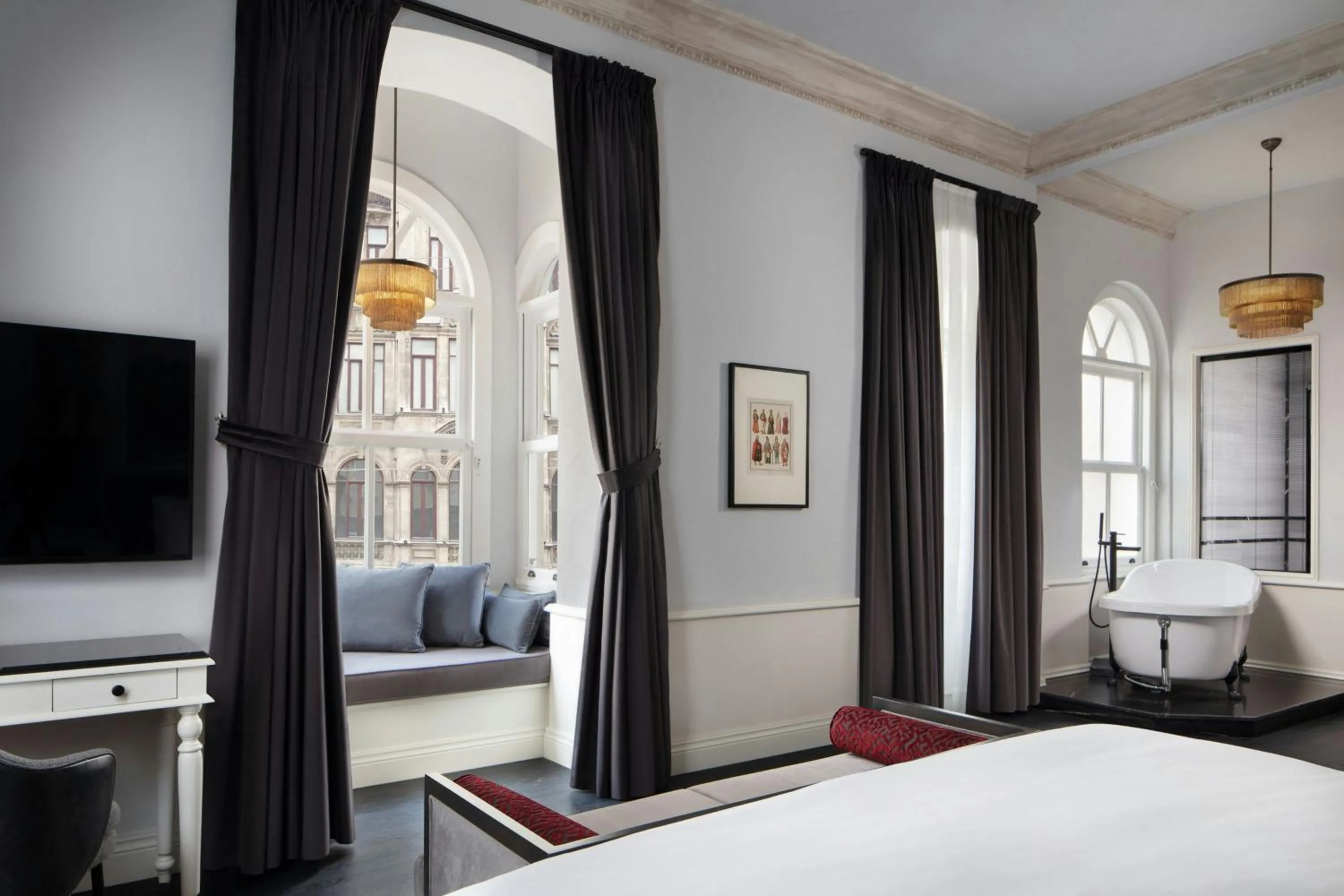 Bedroom, Bed in Adahan DeCamondo Pera, Autograph Collection