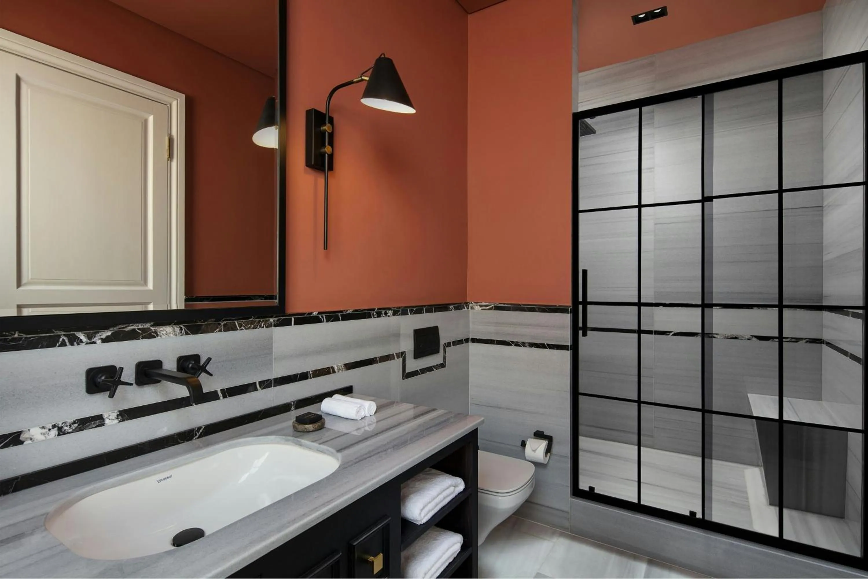 Shower in Adahan DeCamondo Pera, Autograph Collection