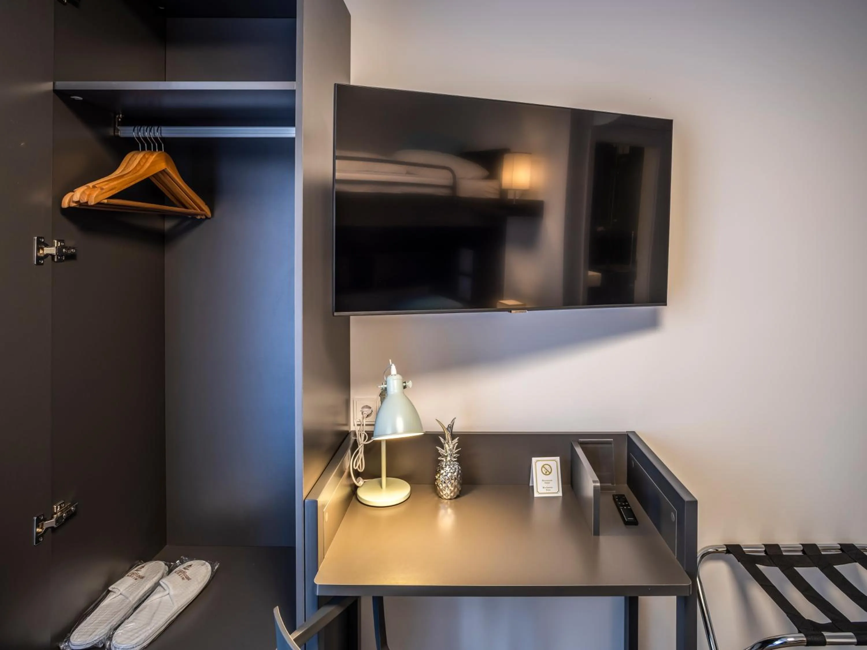 Photo of the whole room in Mood contemporary living