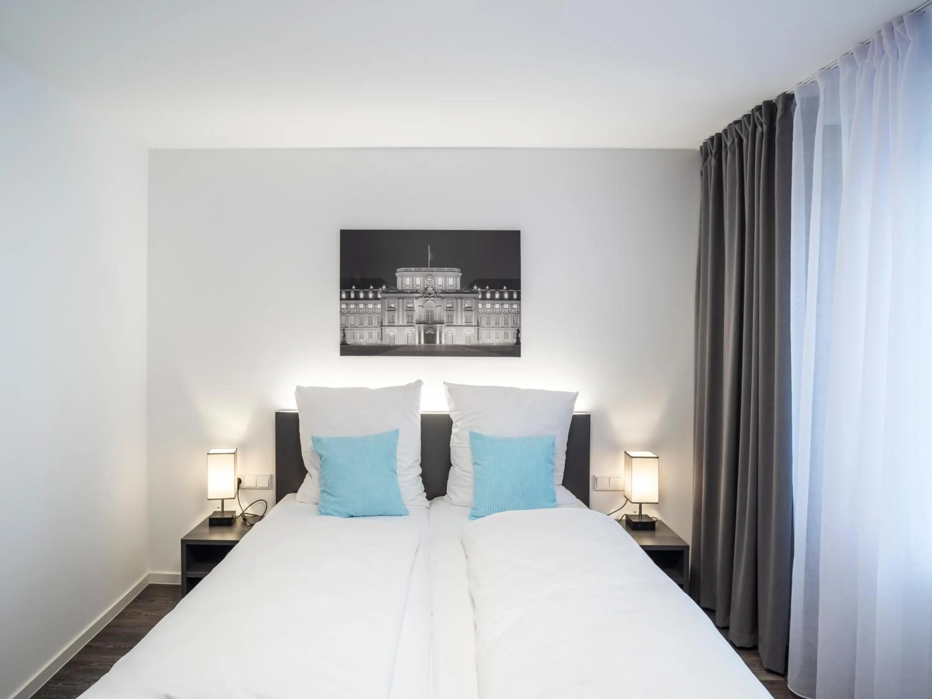 Photo of the whole room, Bed in Mood contemporary living