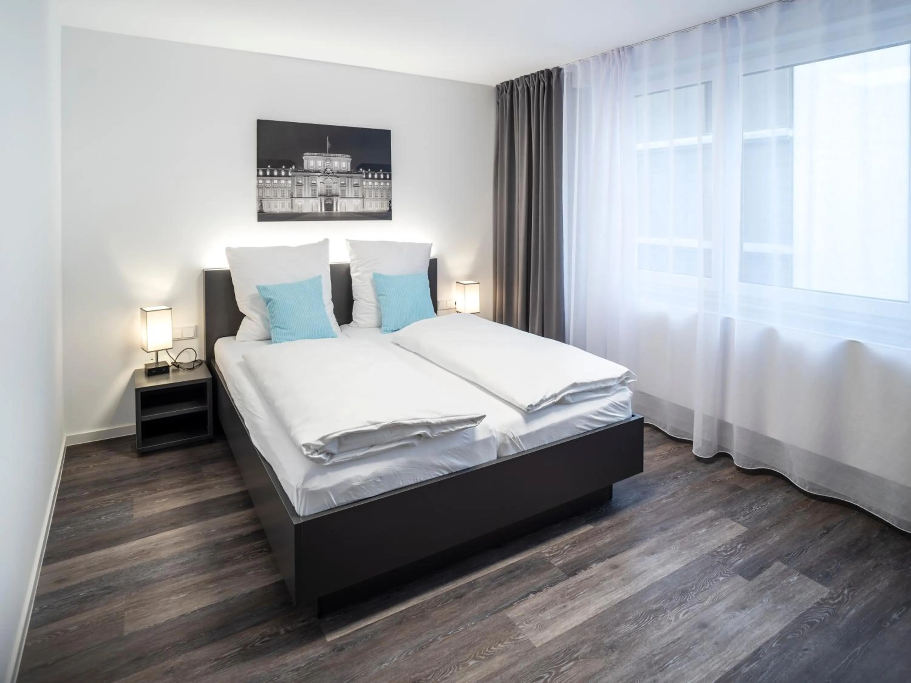 Photo of the whole room, Bed in Mood contemporary living