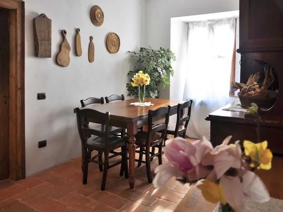 Dining area in B&B Aquarelle