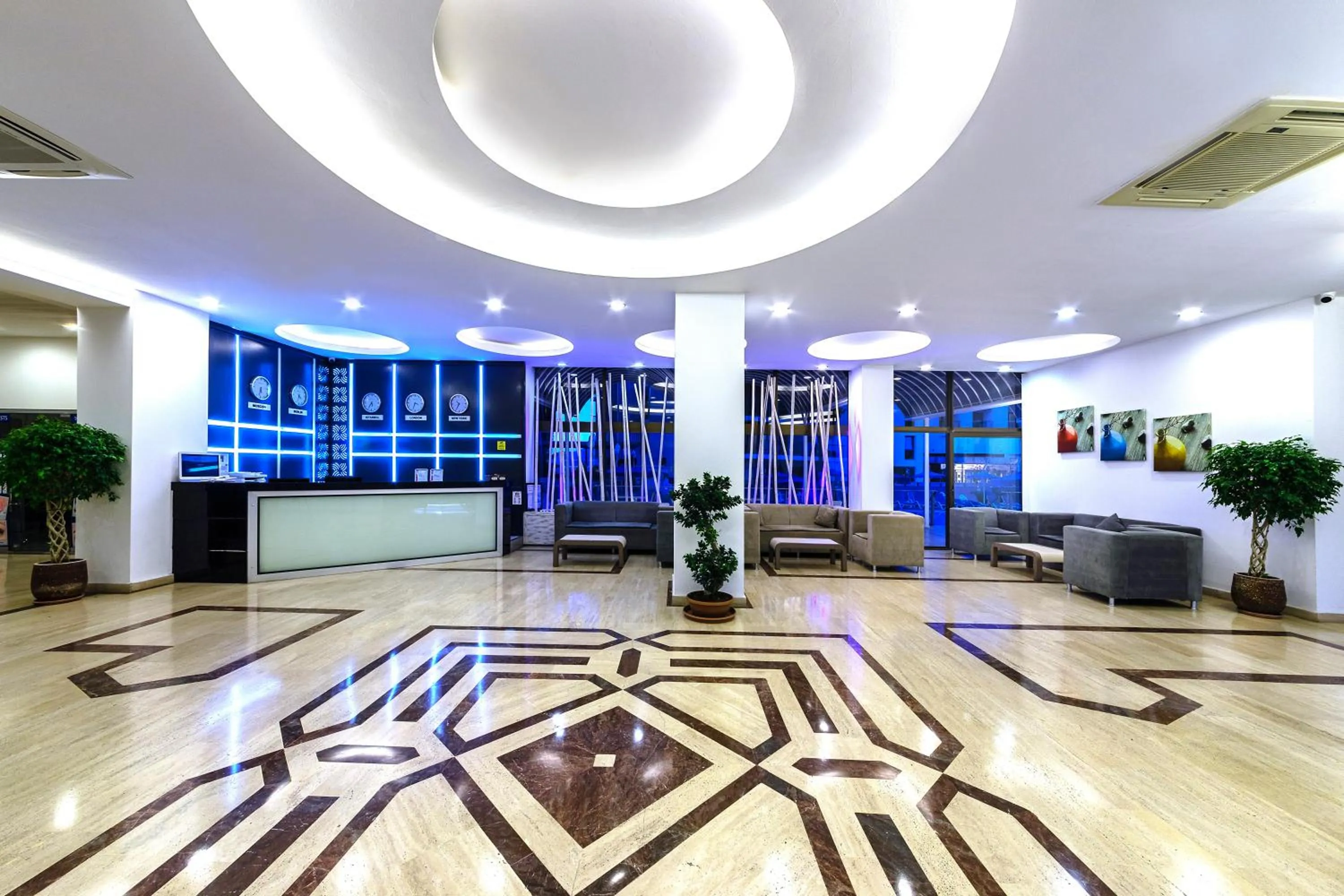 Lobby or reception in Kayamaris Hotel