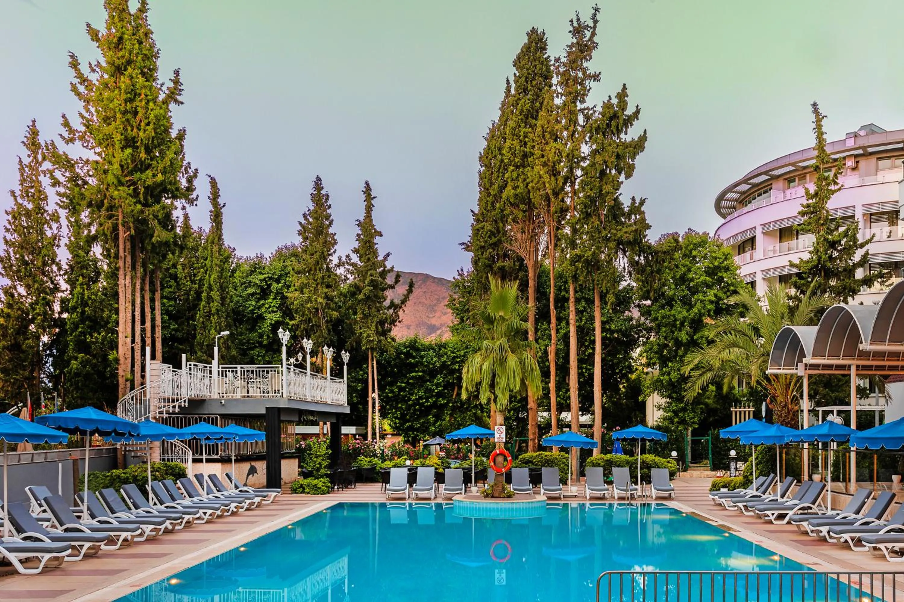 Swimming pool in Kayamaris Hotel