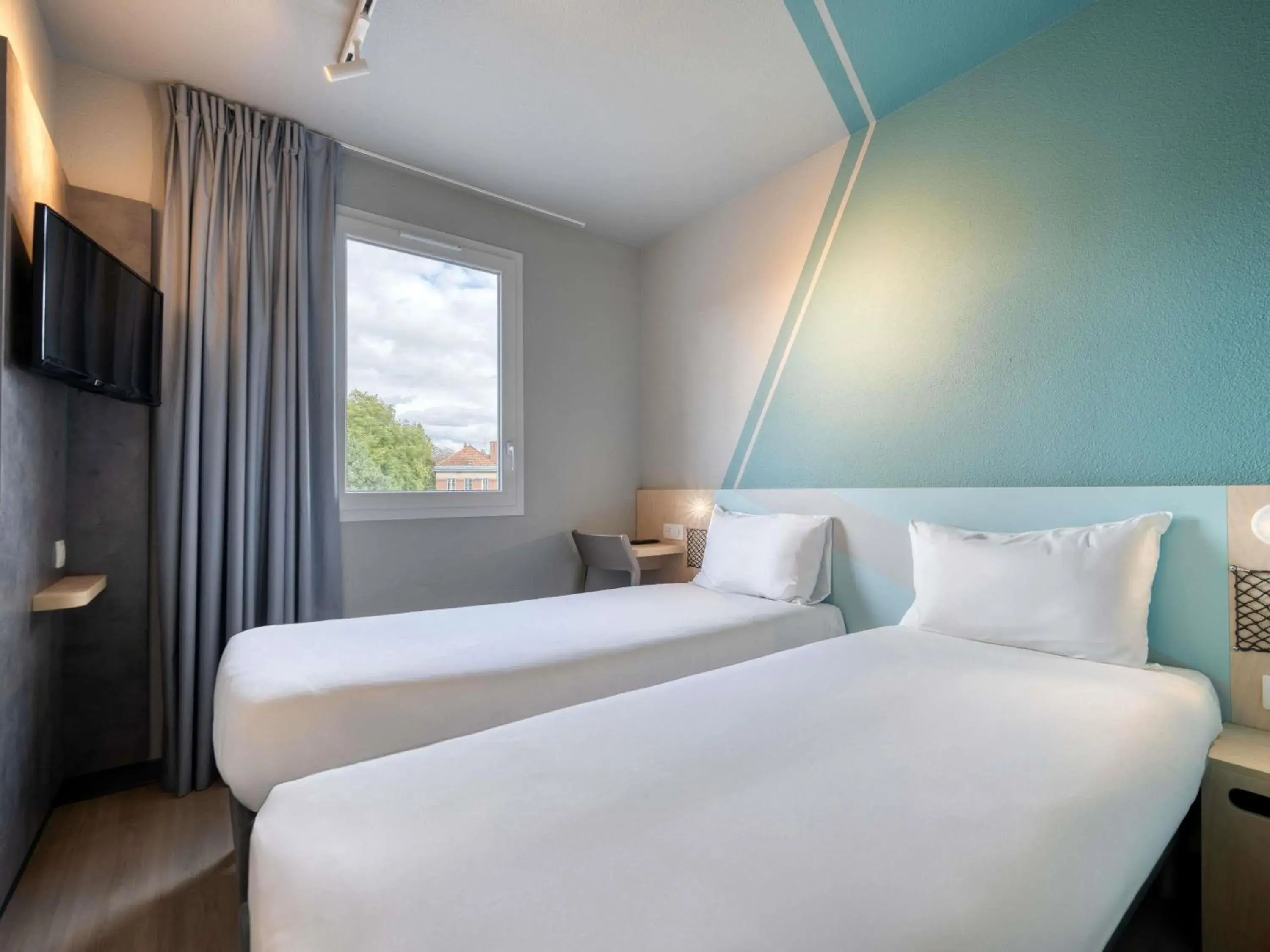 Twin Room in Ibis Budget Orly Chevilly Tram 7 Twin Room in Ibis Budget Orly Chevilly Tram 7