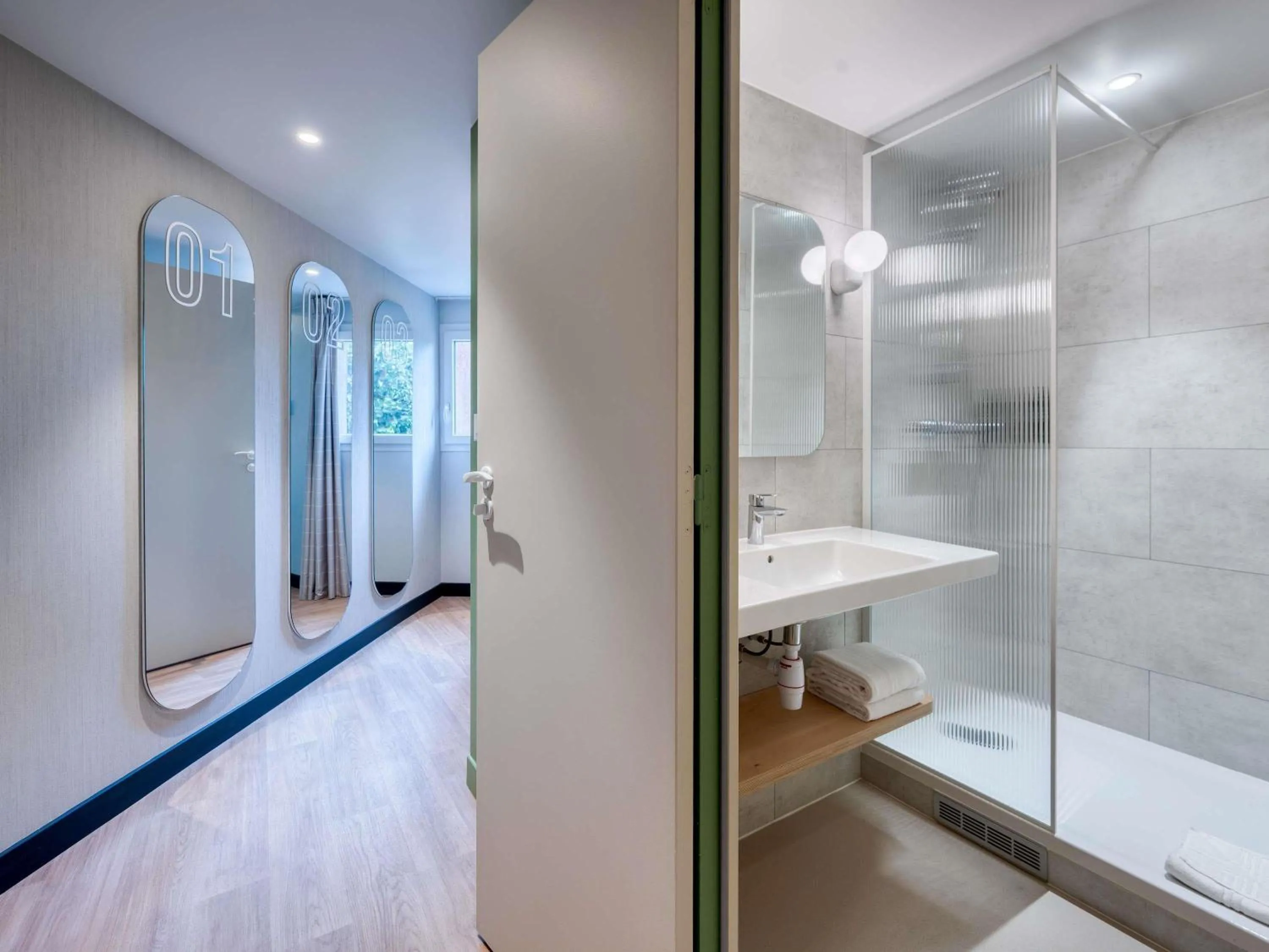 Bedroom in Ibis Budget Orly Chevilly Tram 7