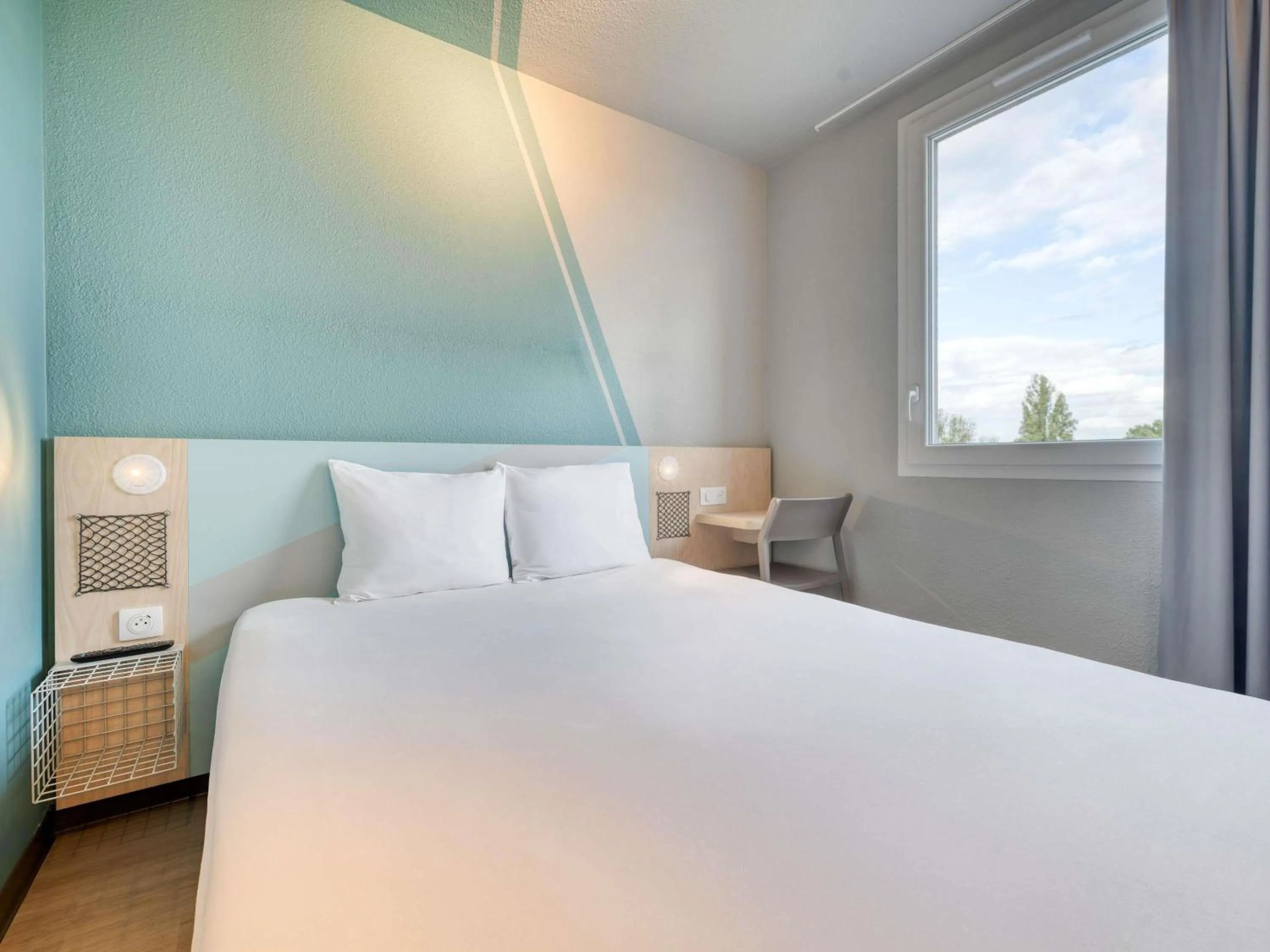 Bedroom, Bed in Ibis Budget Orly Chevilly Tram 7