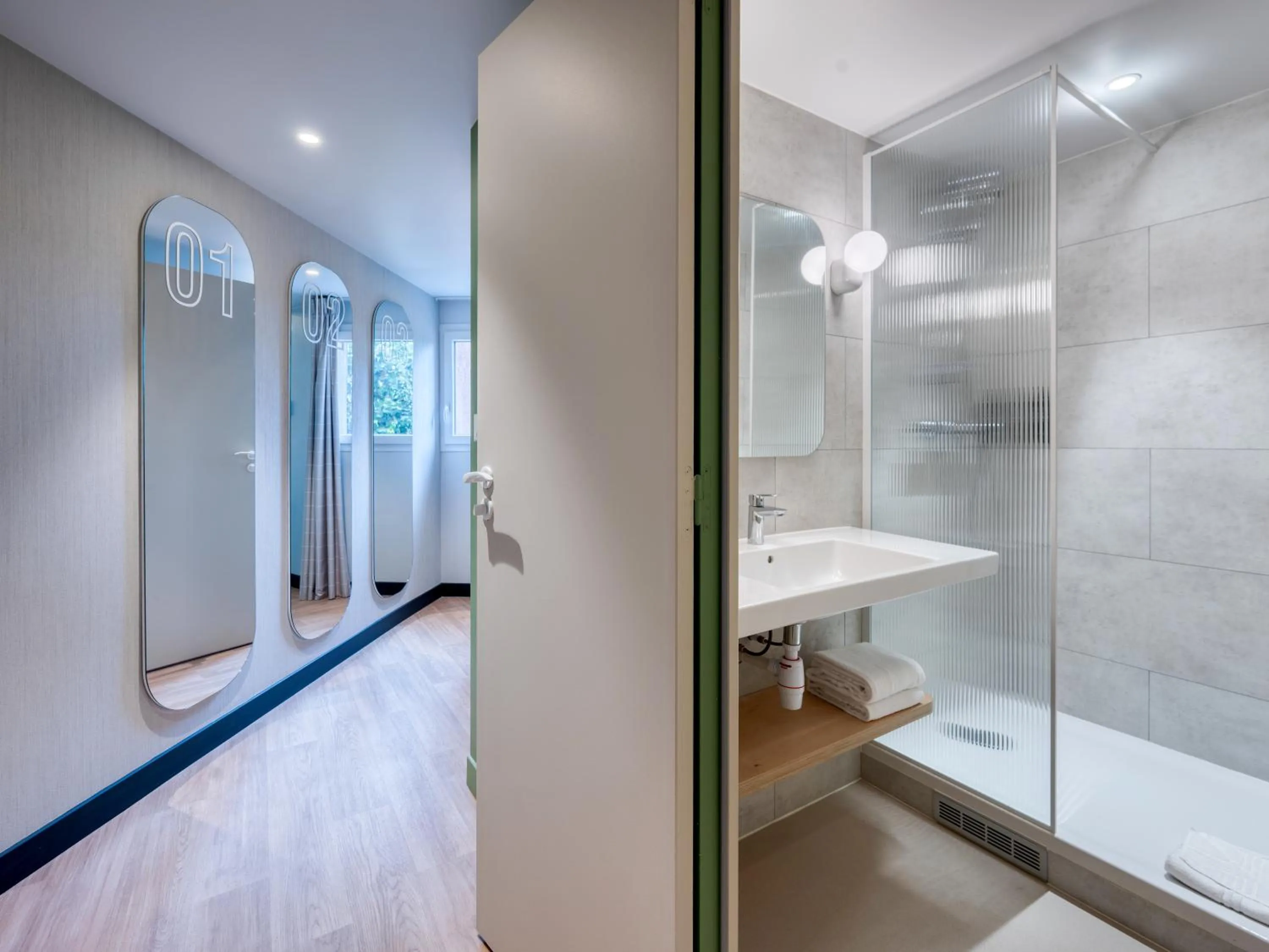 Bathroom in Ibis Budget Orly Chevilly Tram 7