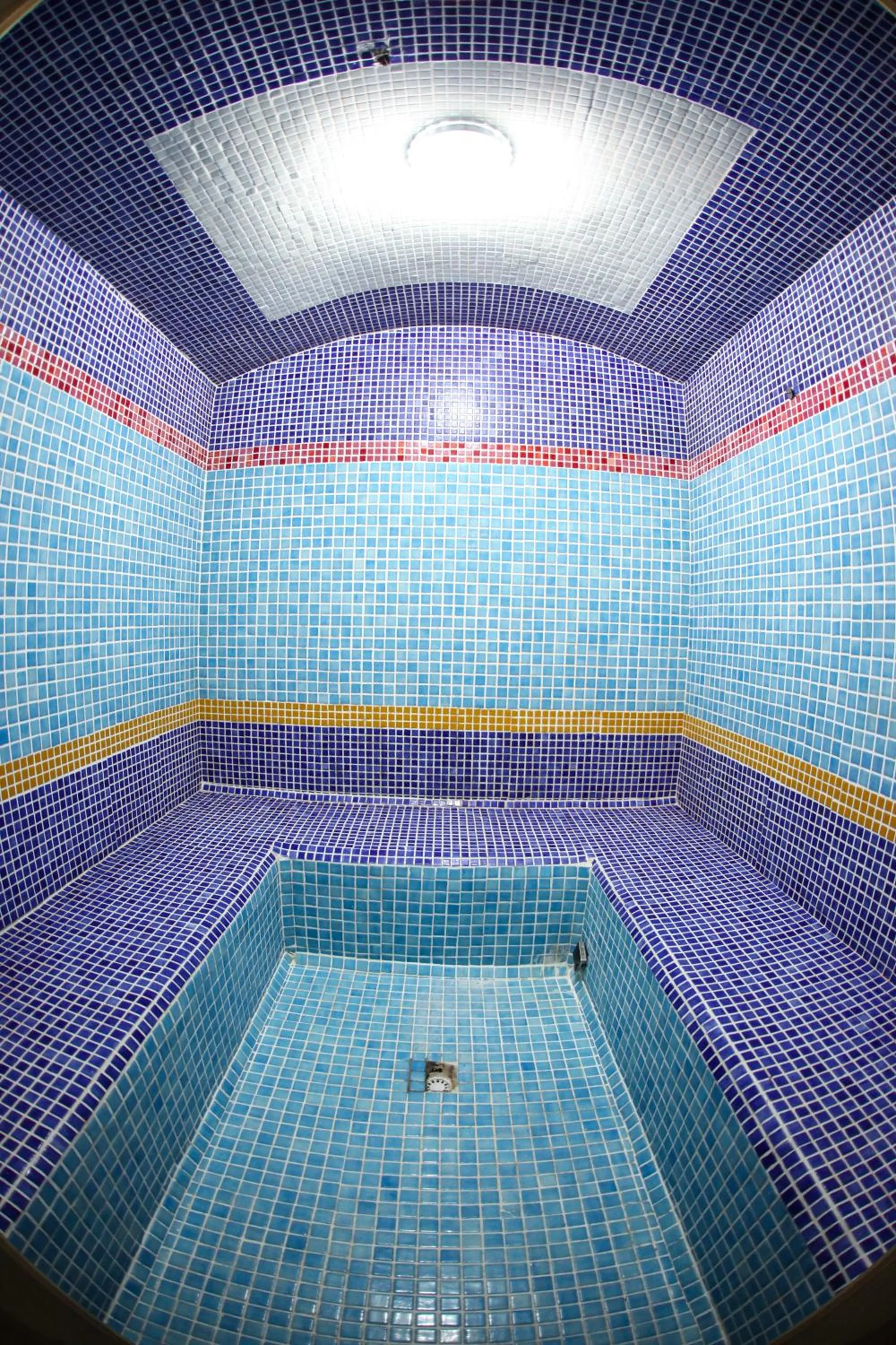 Steam room in Hotel Yayoba