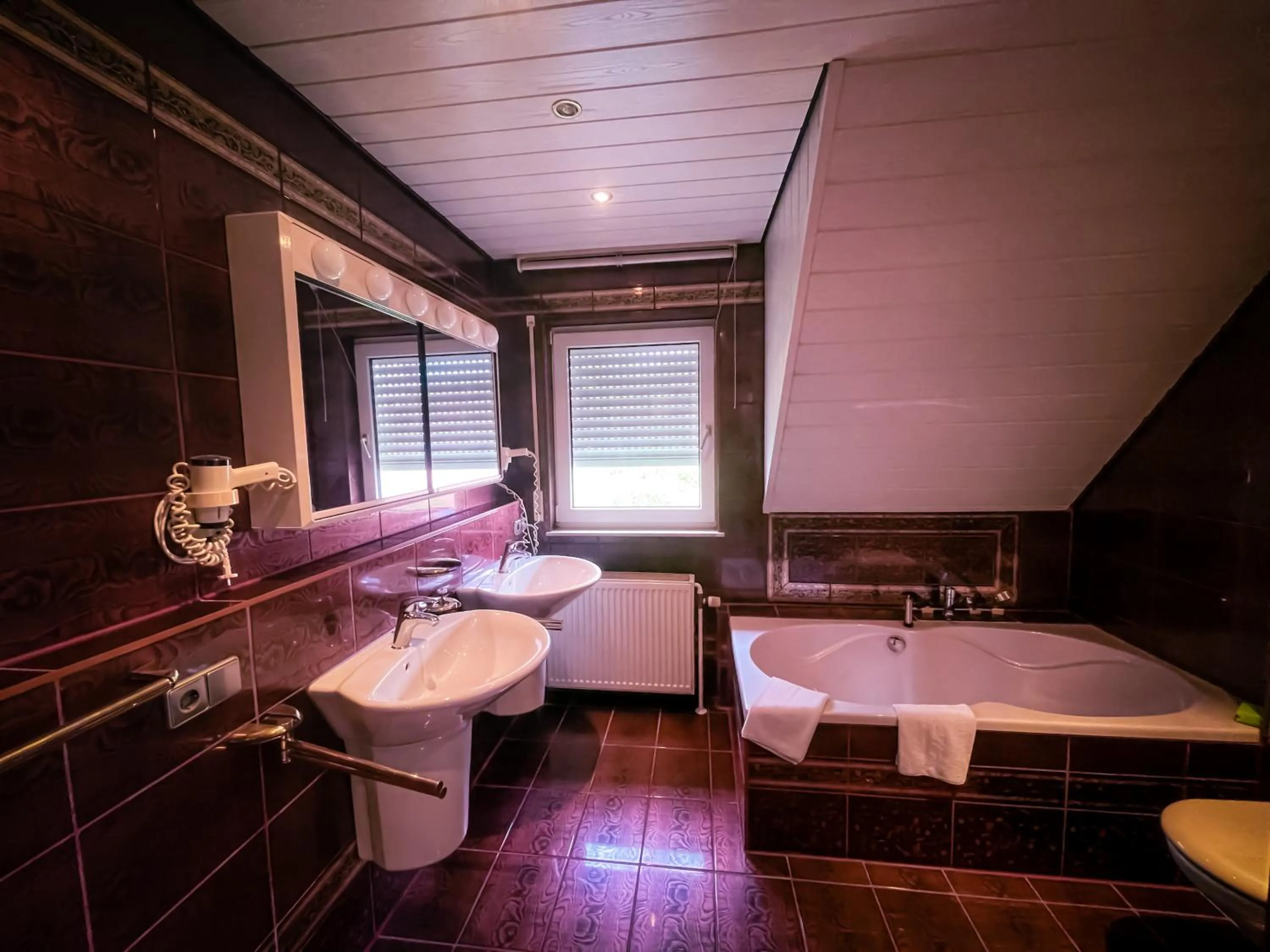 Bathroom in Hotel Altbacher Hof