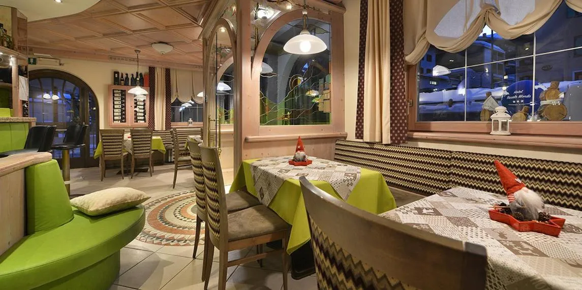 Lounge or bar in Hotel Piccolo Mondo