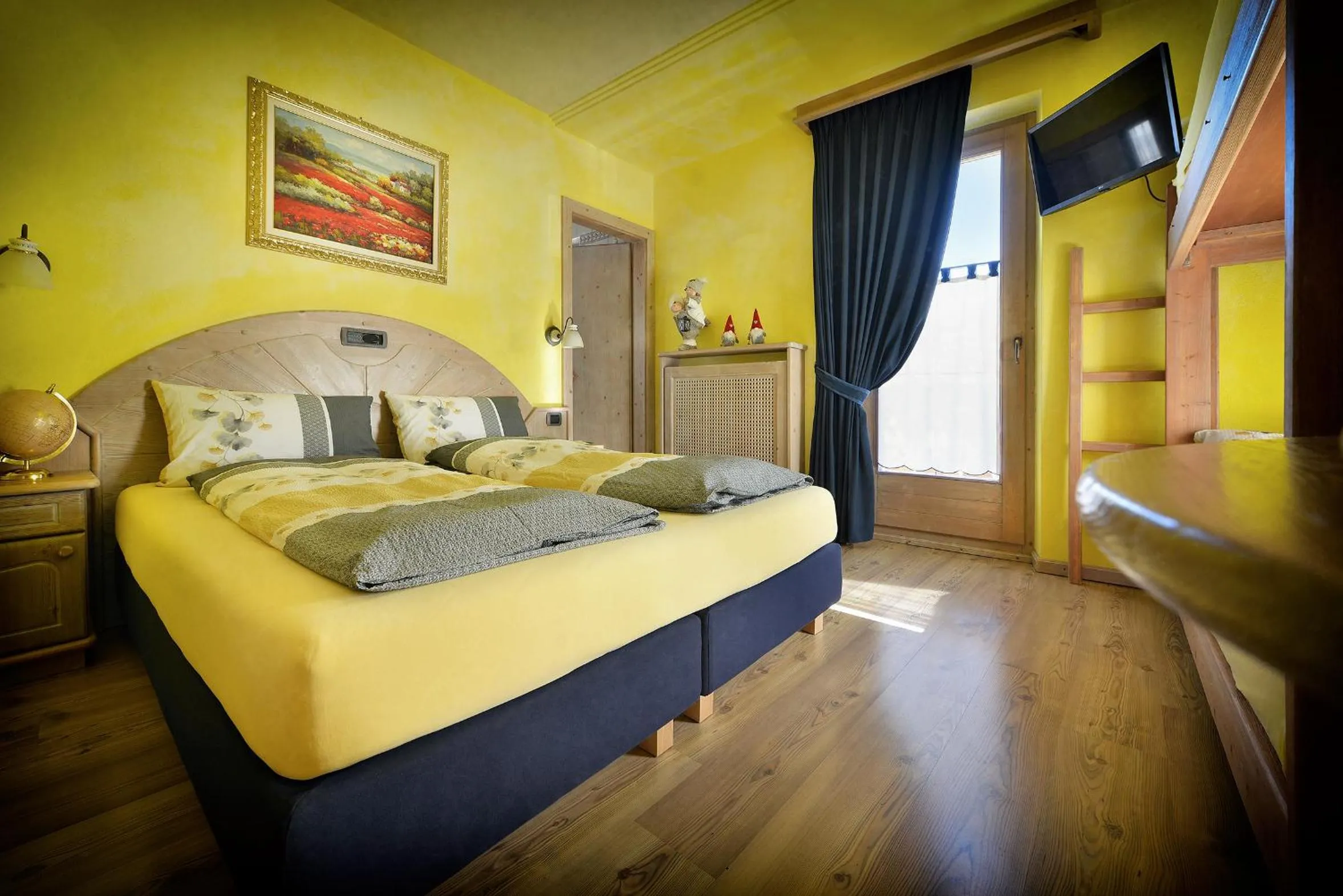 Bed in Hotel Piccolo Mondo