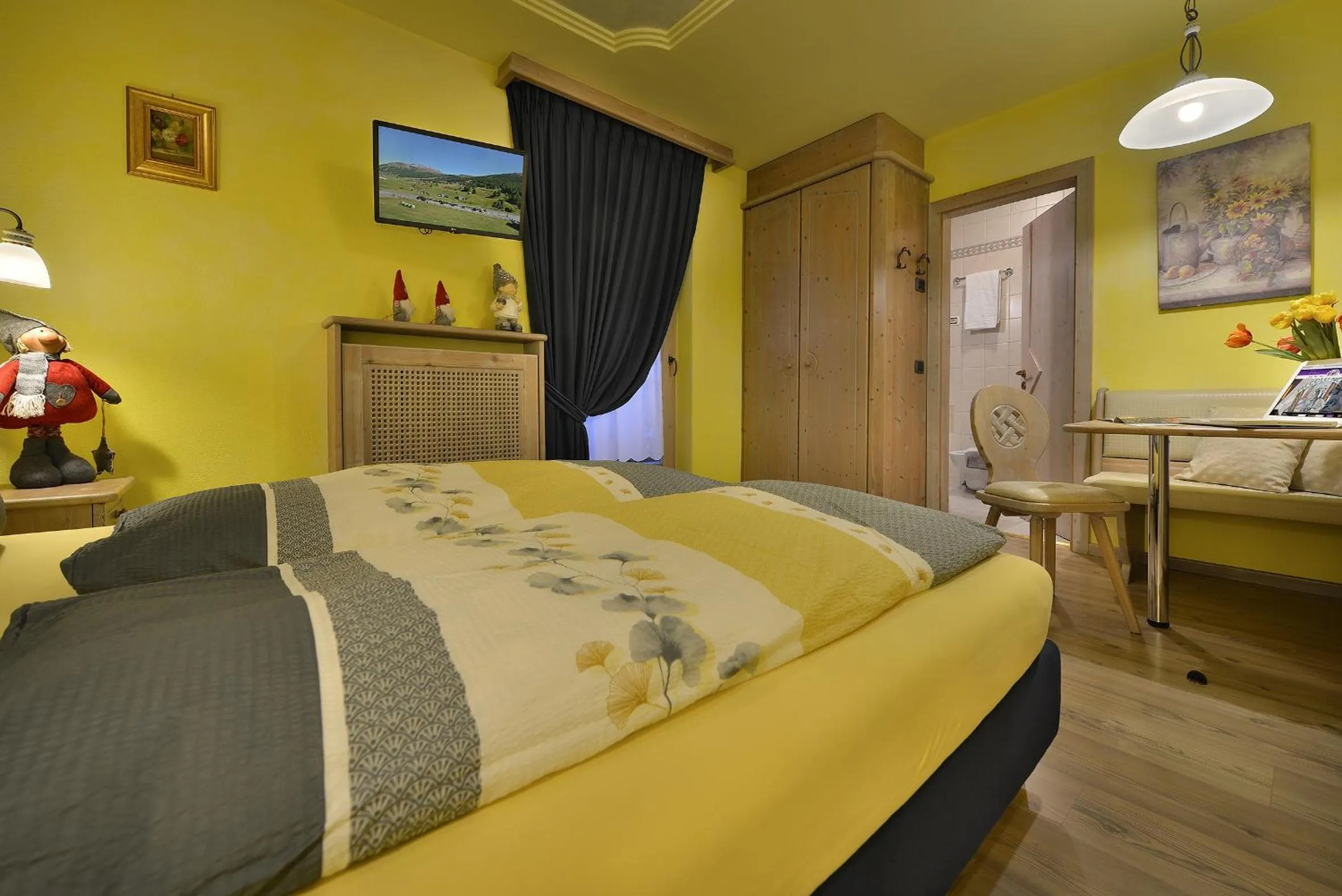 Bed in Hotel Piccolo Mondo