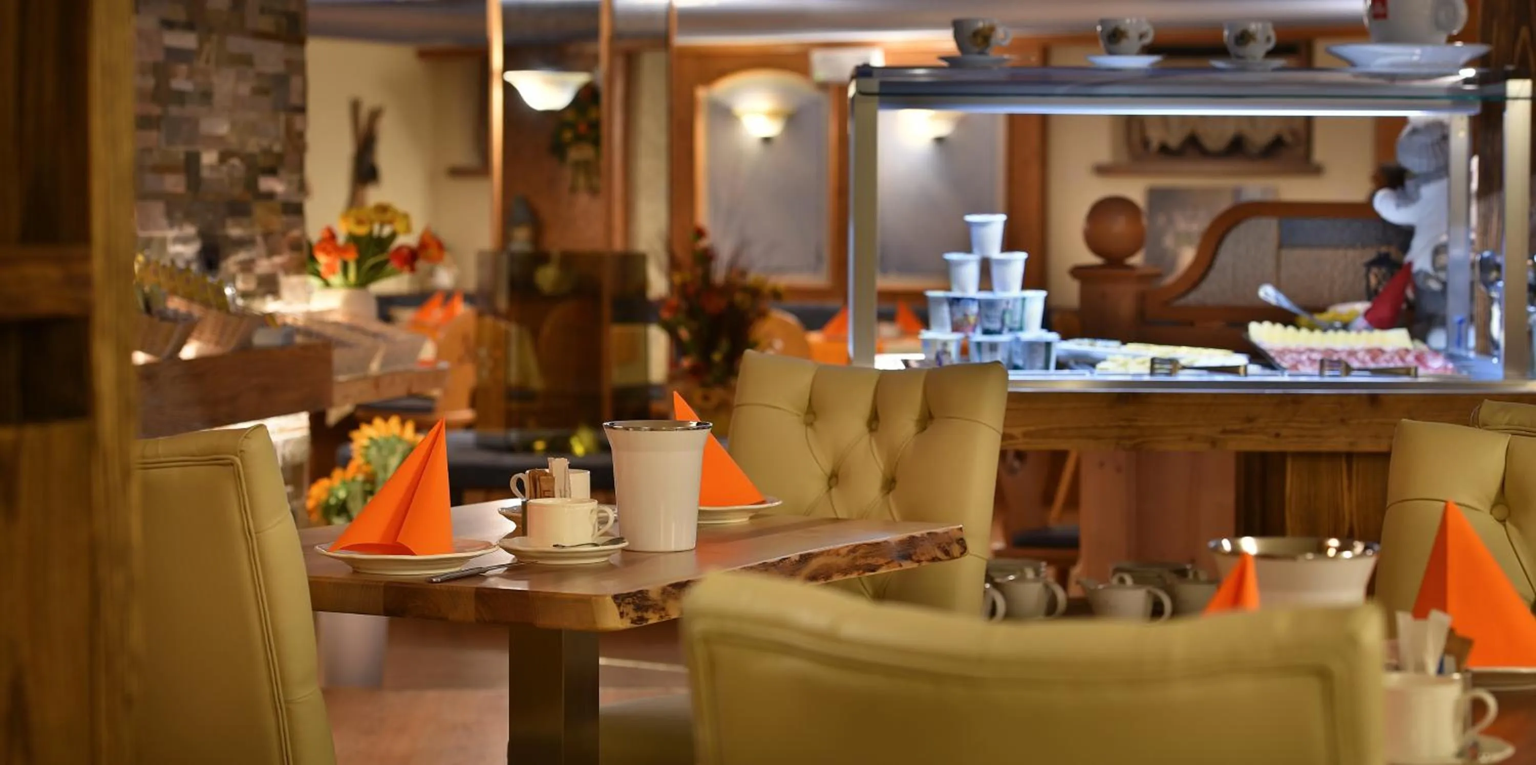 Buffet breakfast in Hotel Piccolo Mondo