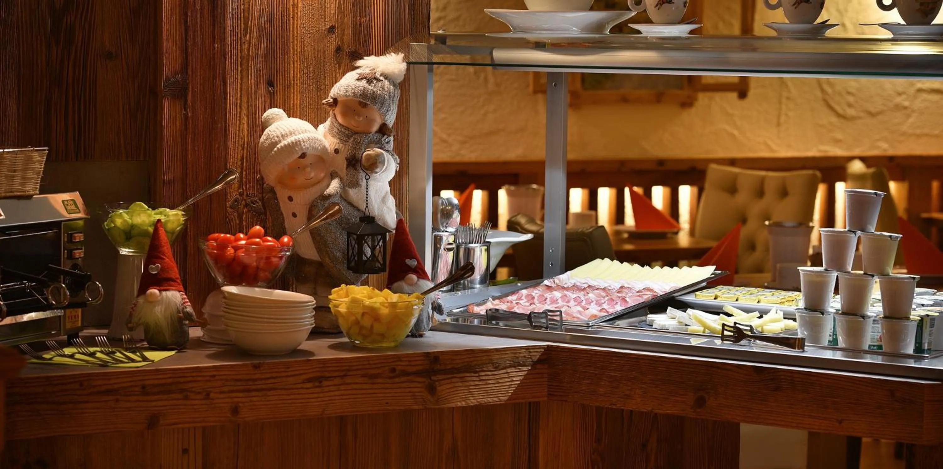 Buffet breakfast in Hotel Piccolo Mondo