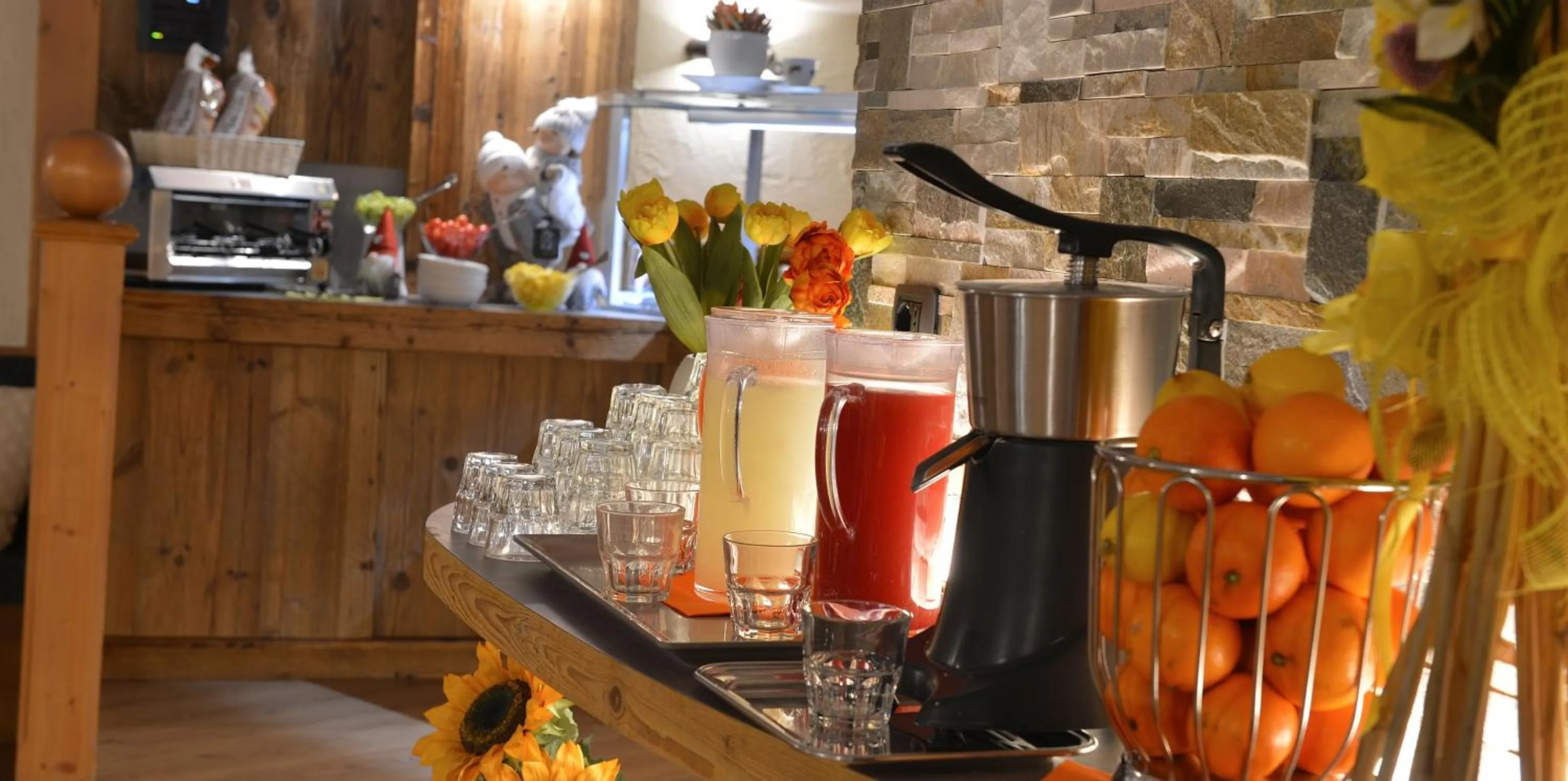 Buffet breakfast in Hotel Piccolo Mondo