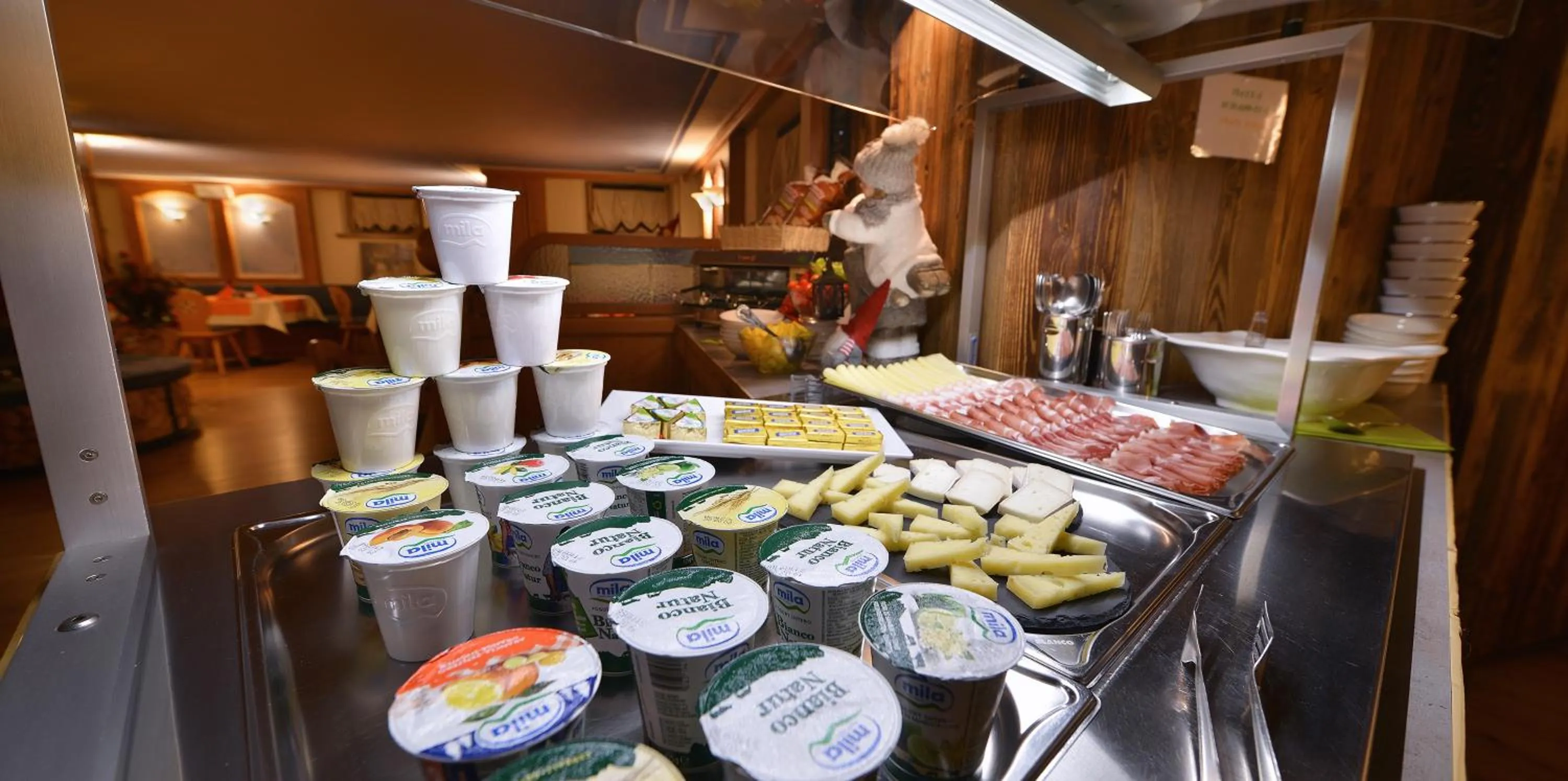 Food and drinks in Hotel Piccolo Mondo