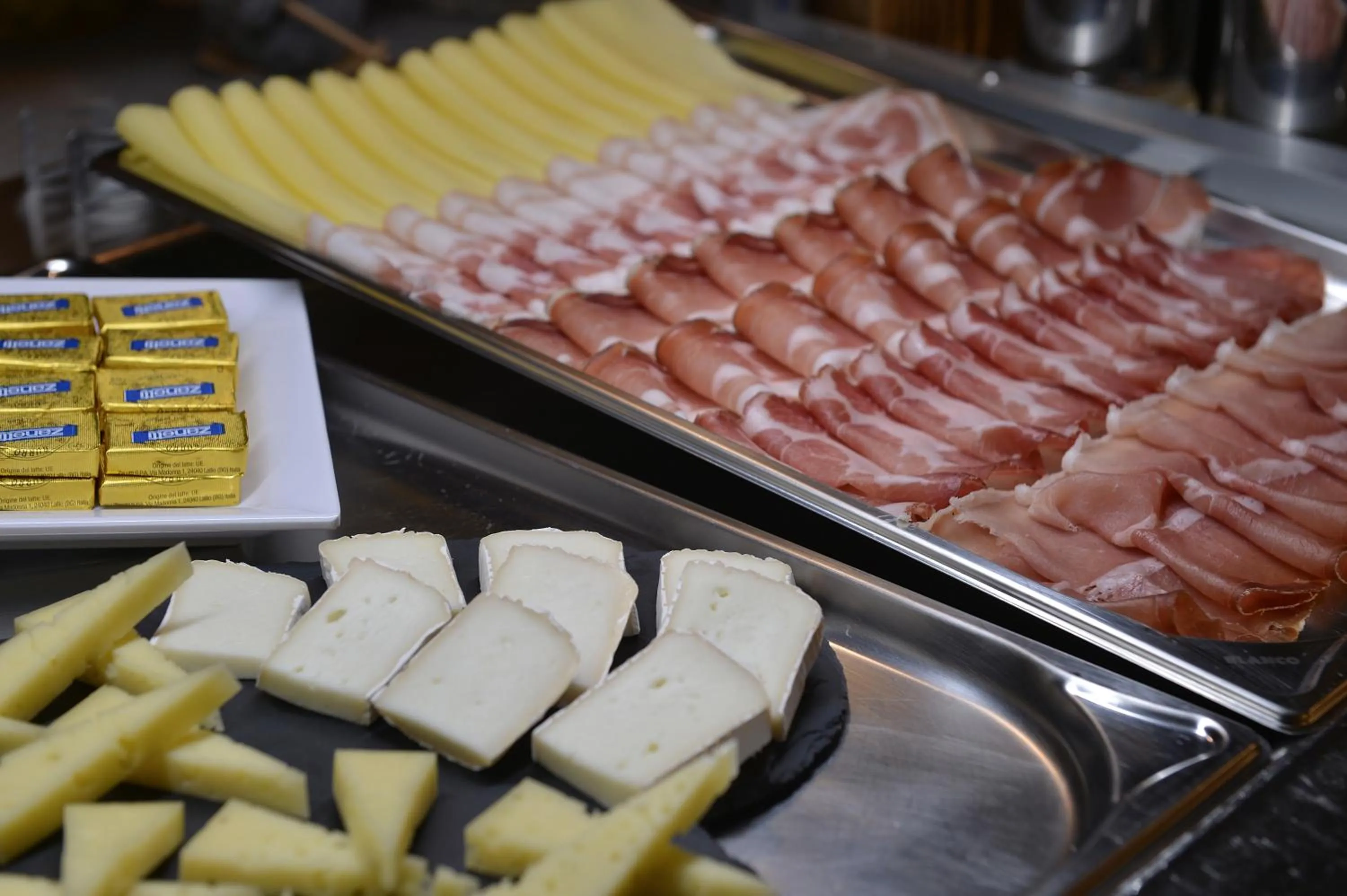 Continental breakfast in Hotel Piccolo Mondo